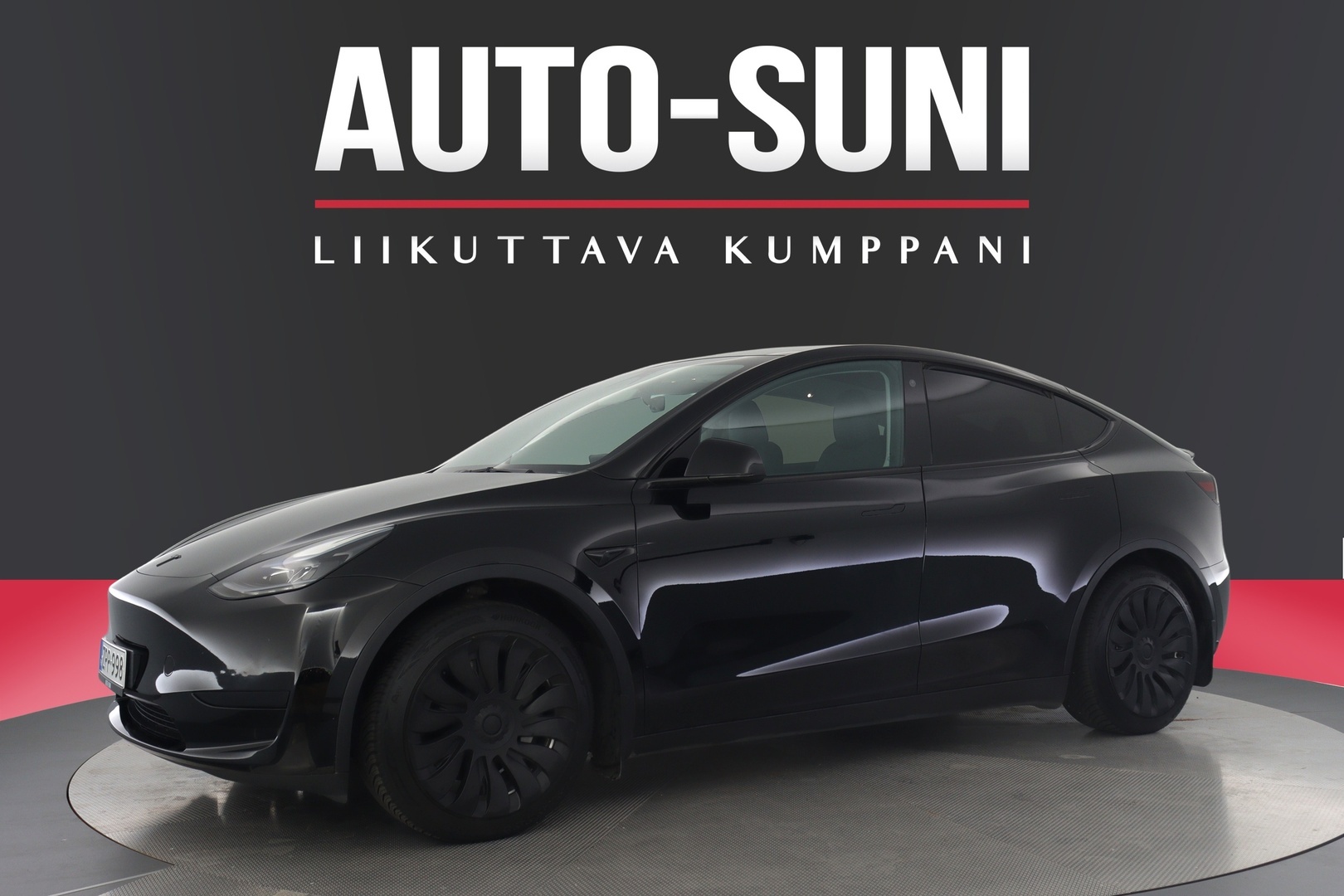 TESLA Model Y 5