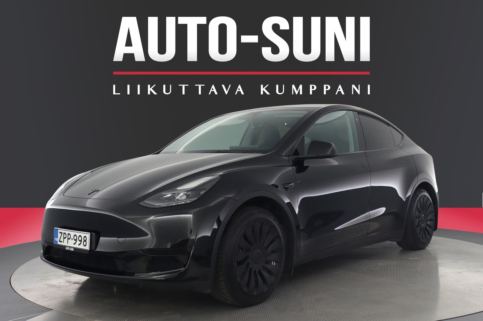 TESLA Model Y 6