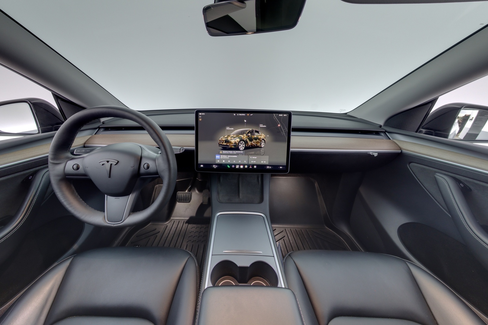 TESLA Model Y 7
