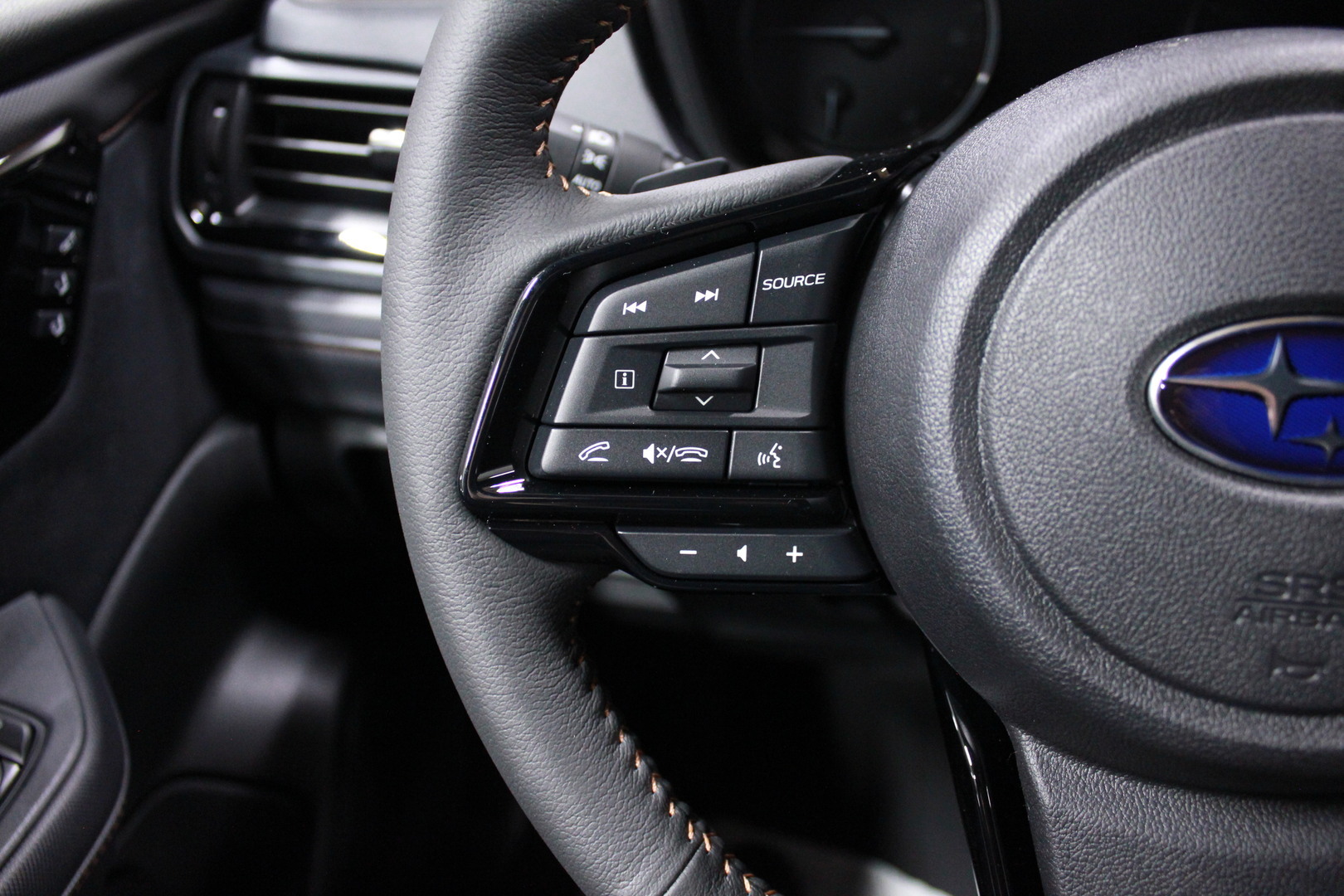 SUBARU Forester 2025