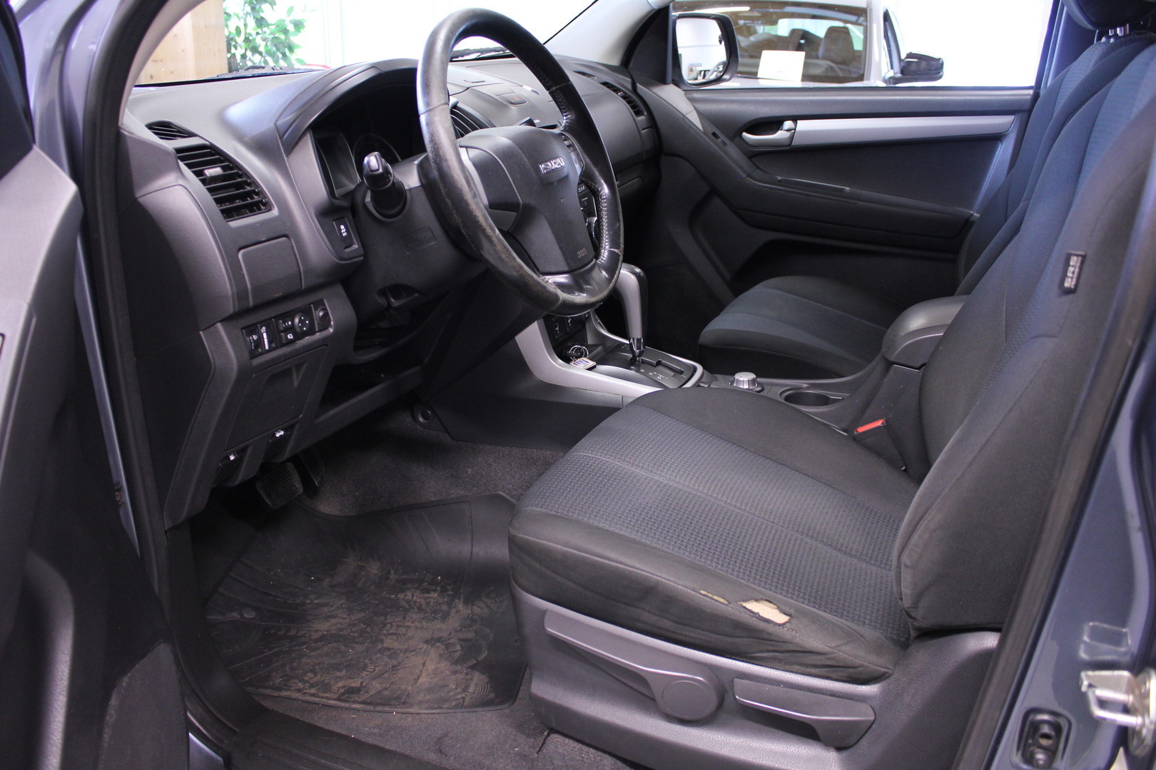 ISUZU D-Max 2012