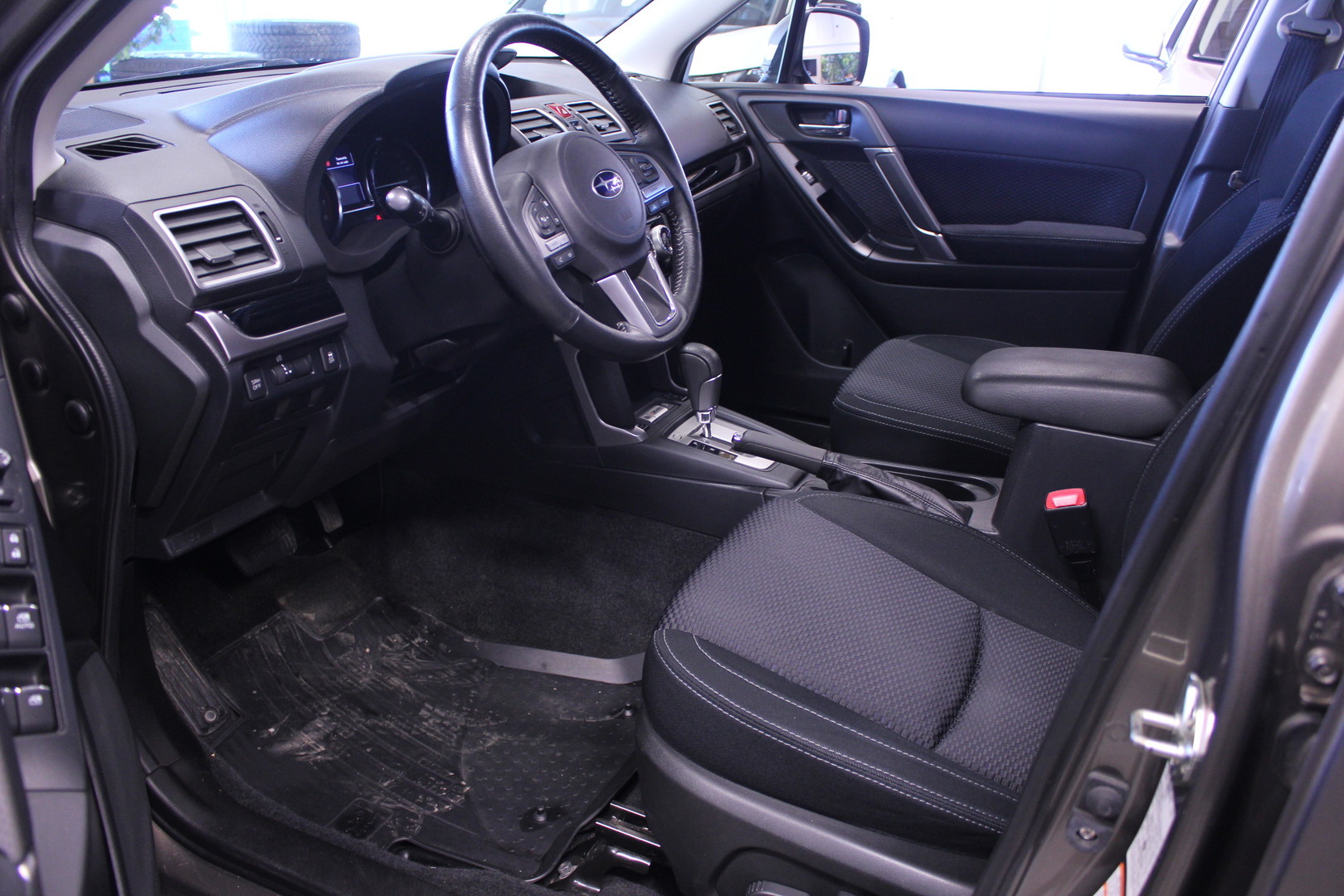 SUBARU Forester 2017