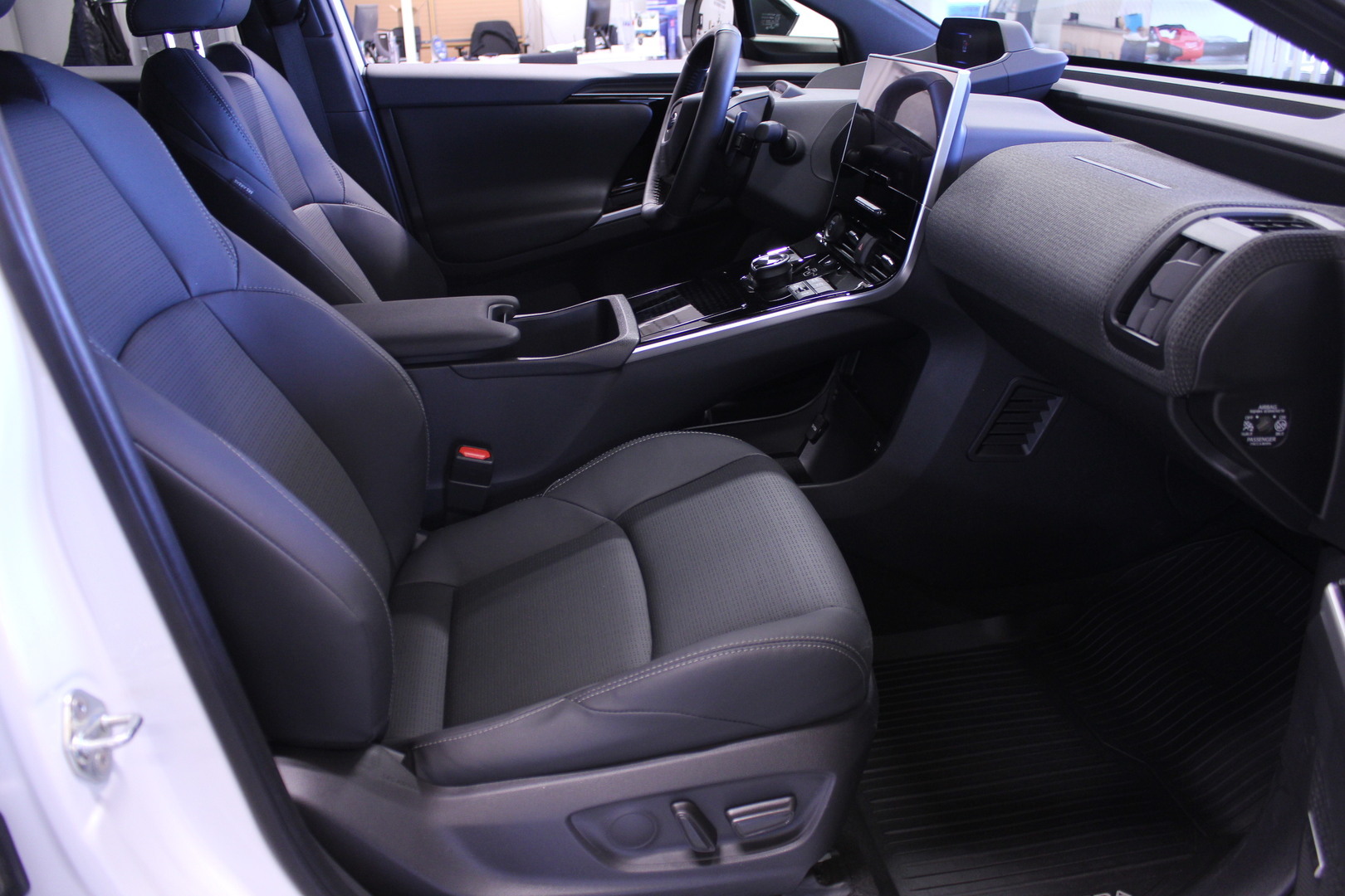 SUBARU Solterra 2025