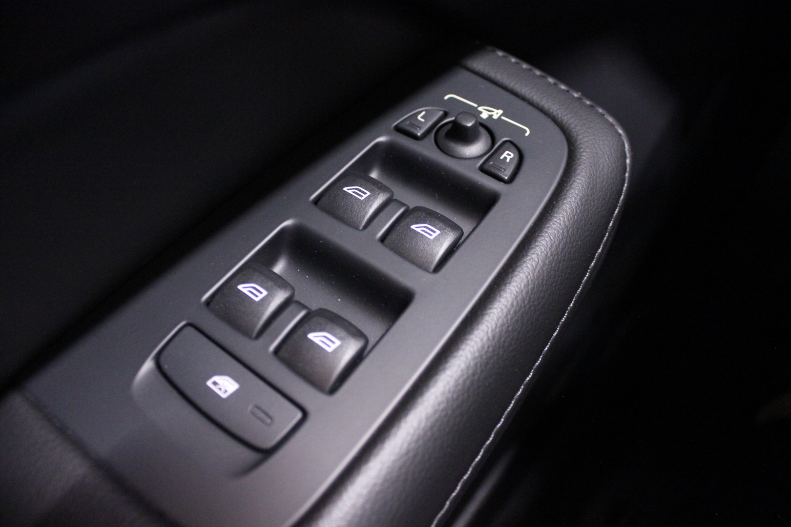 VOLVO V60 2022