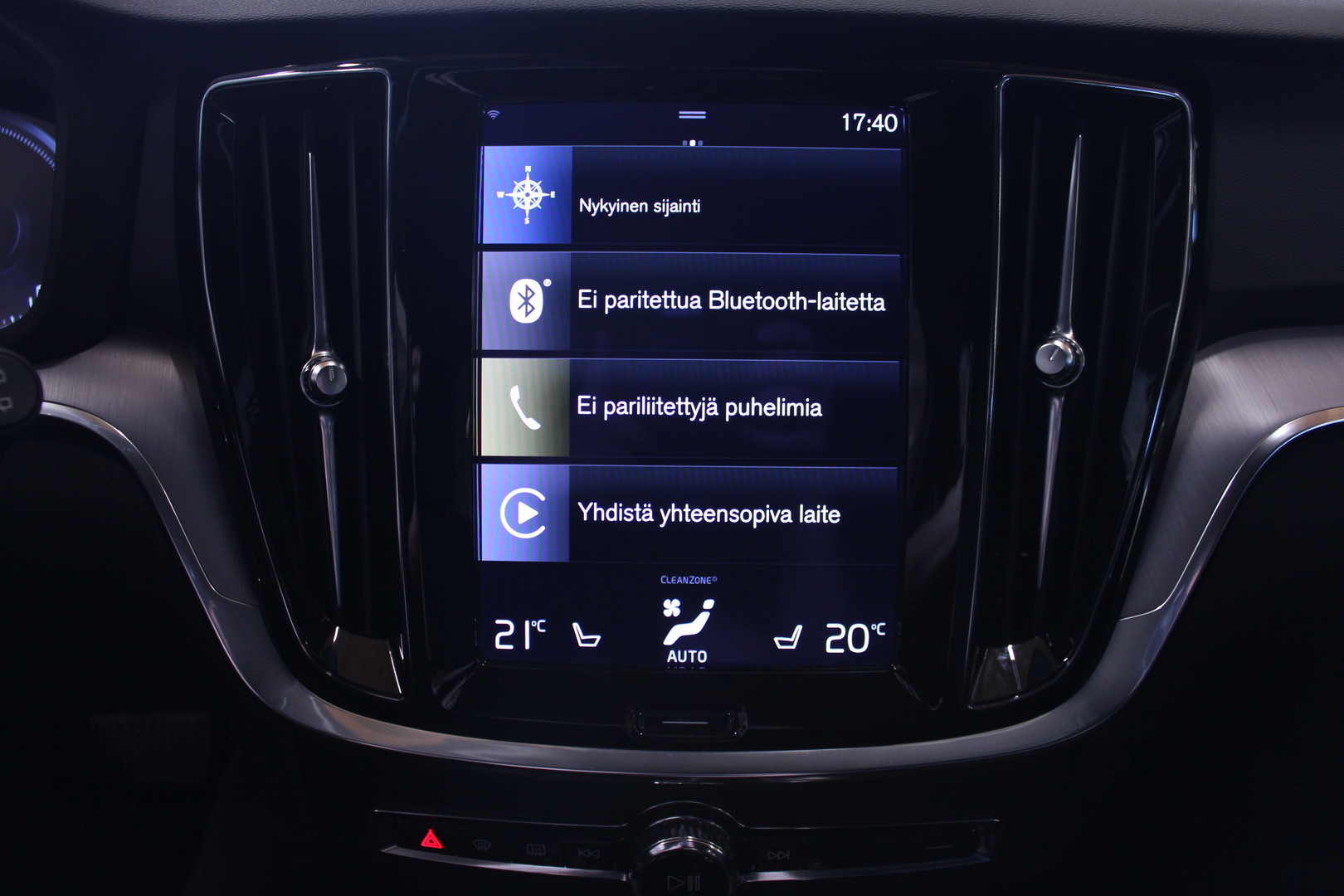 VOLVO V60 2022