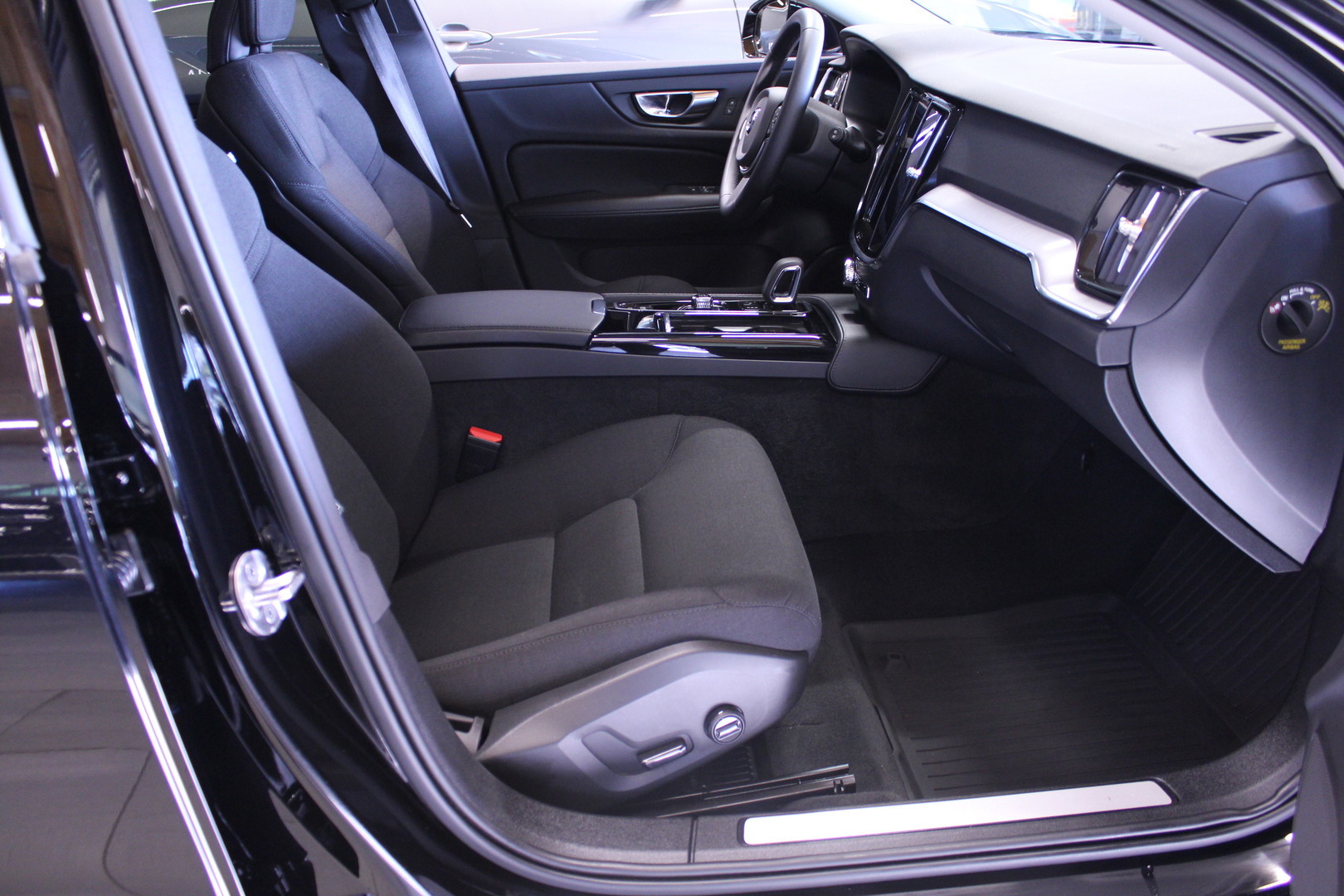VOLVO V60 2022