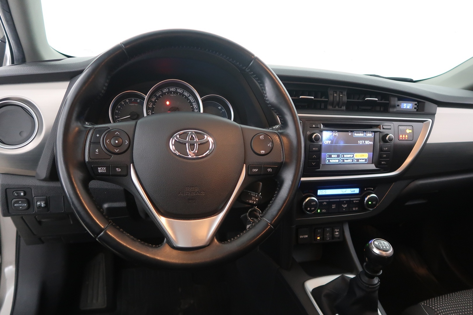 TOYOTA Auris 2014