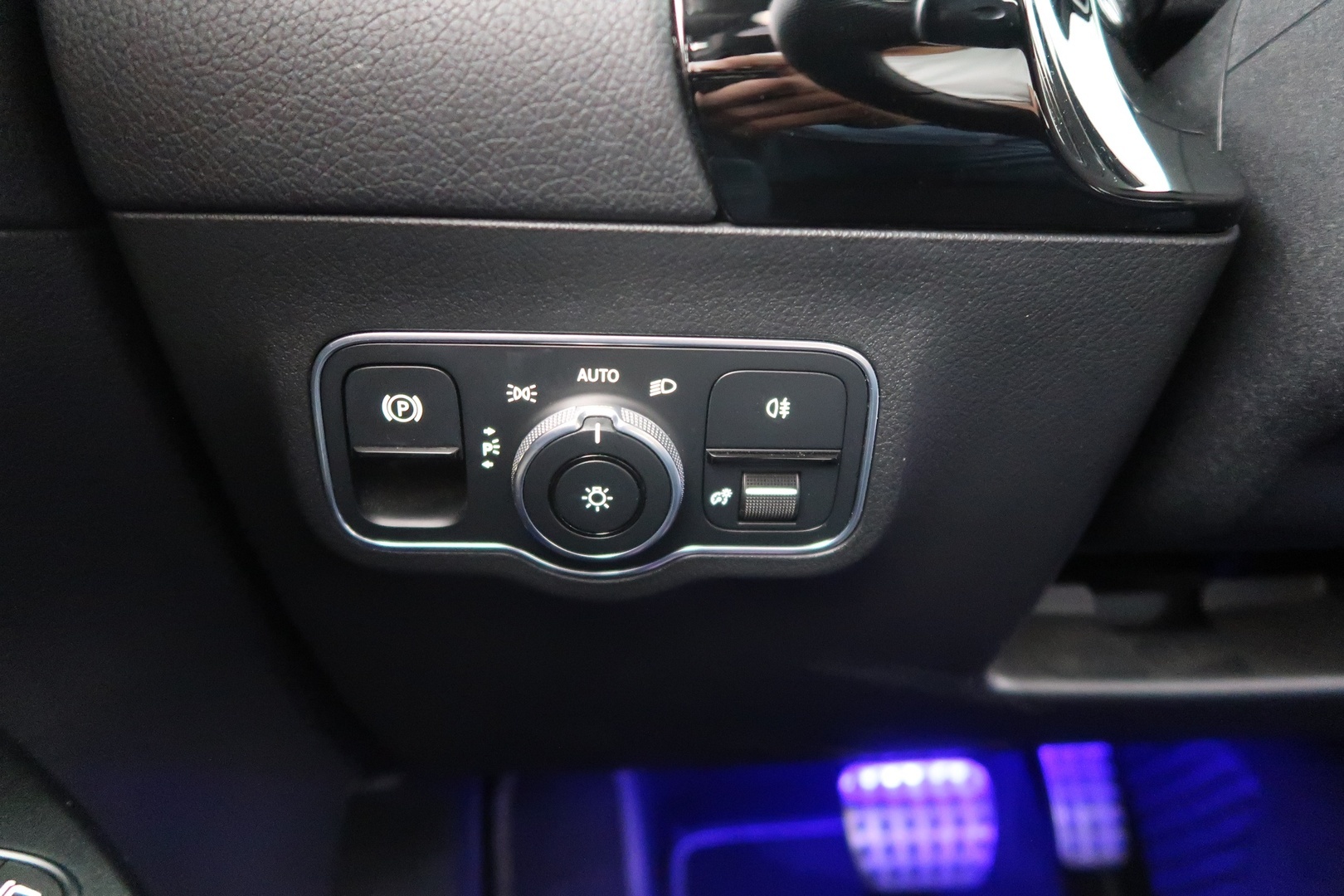 MERCEDES-BENZ B 2020