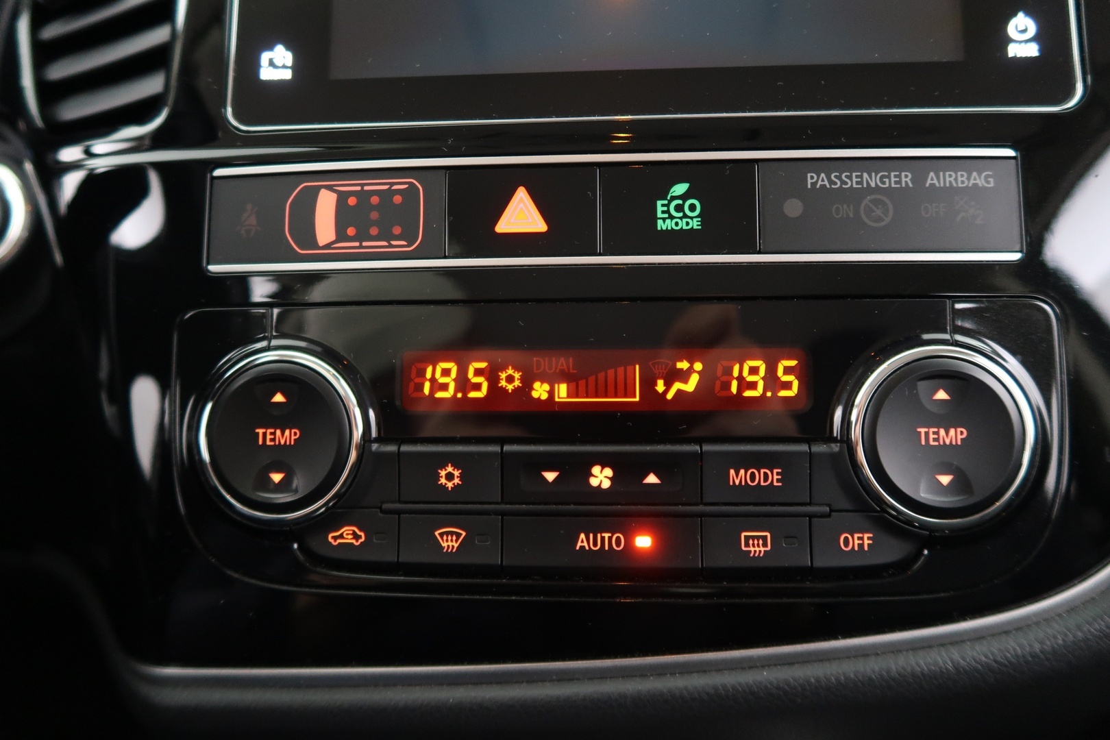 MITSUBISHI Outlander 2019