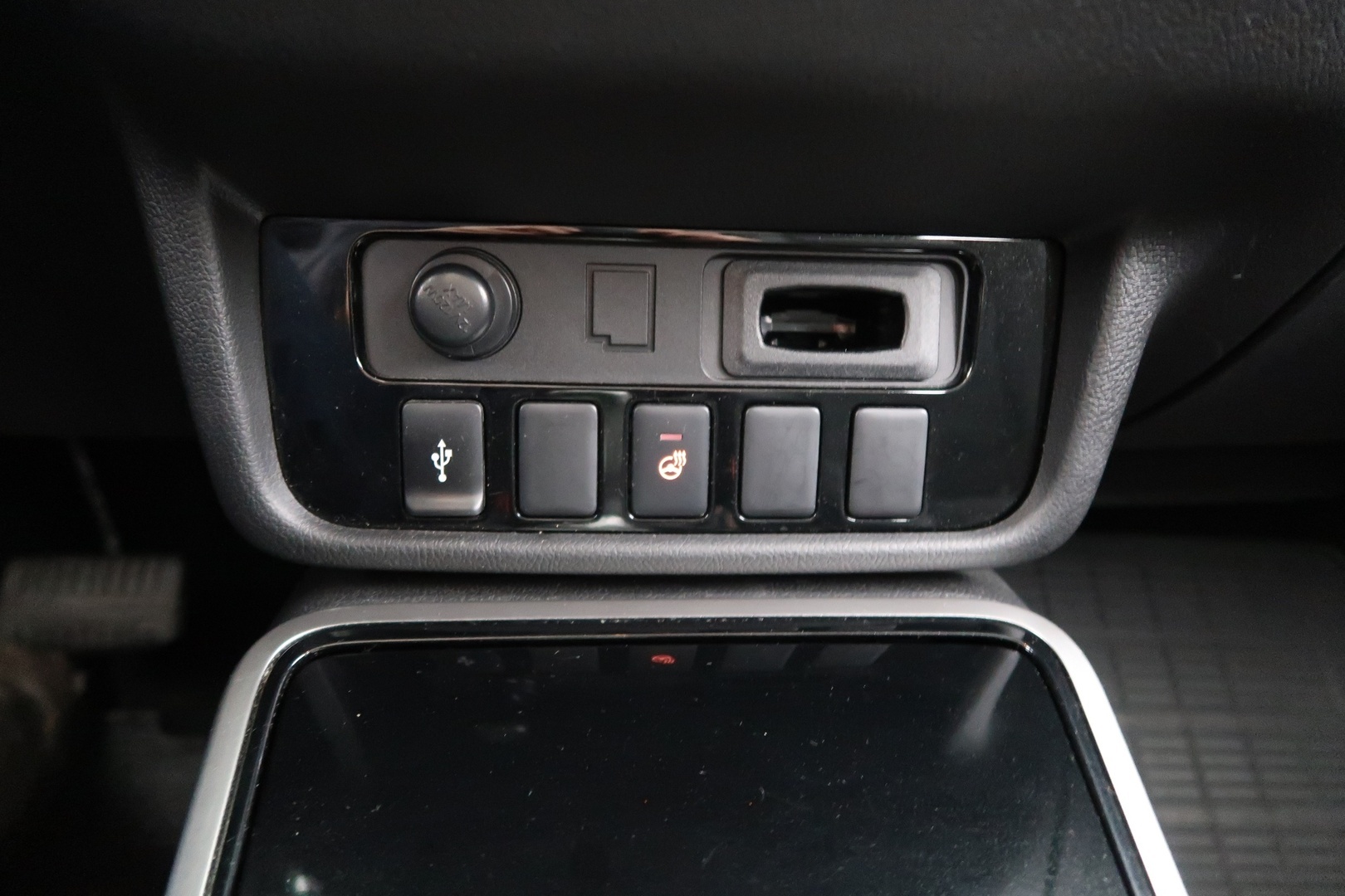 MITSUBISHI Outlander 2019