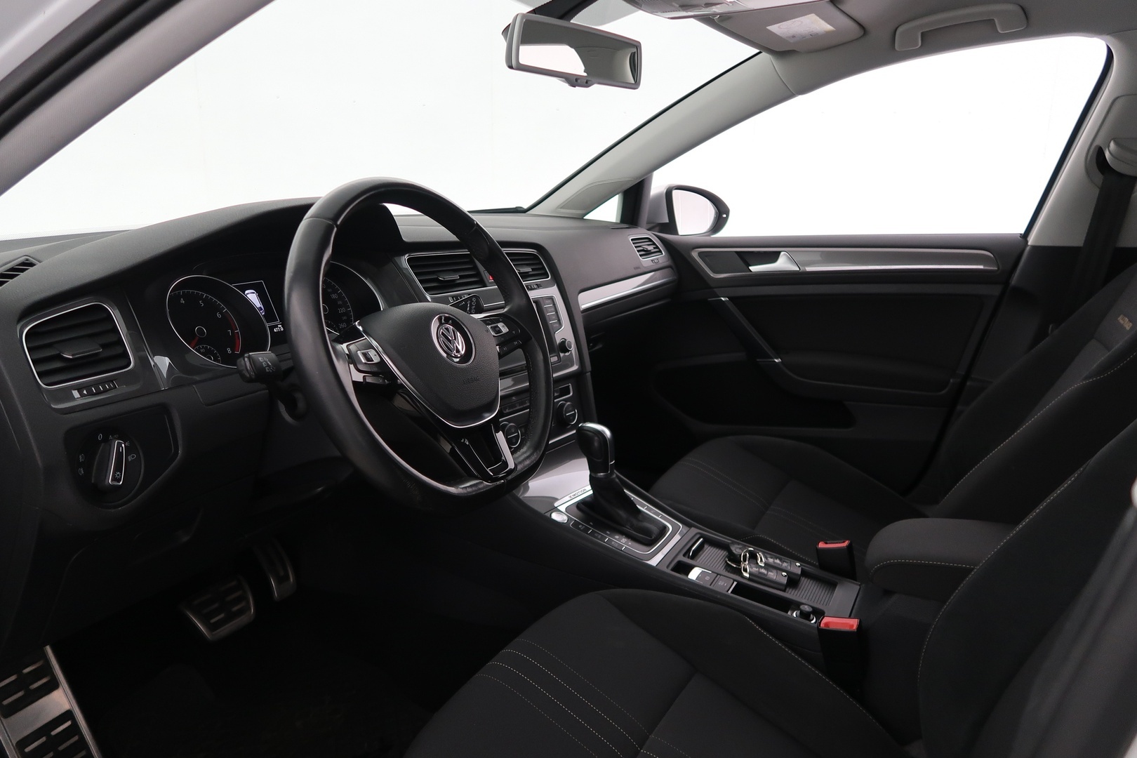 VOLKSWAGEN Golf 2016