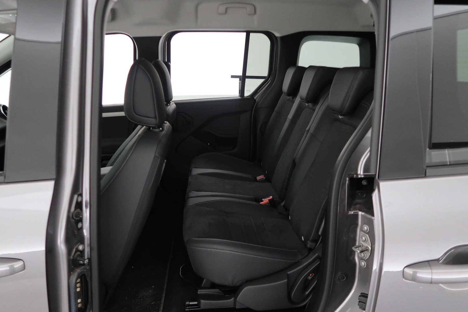 MERCEDES-BENZ EQT 2023