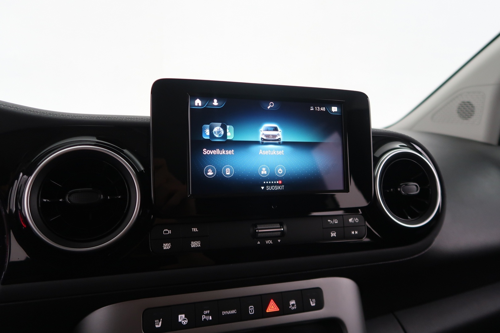 MERCEDES-BENZ EQT 2023