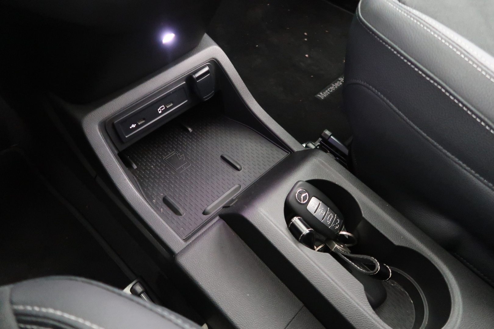 MERCEDES-BENZ EQT 2023