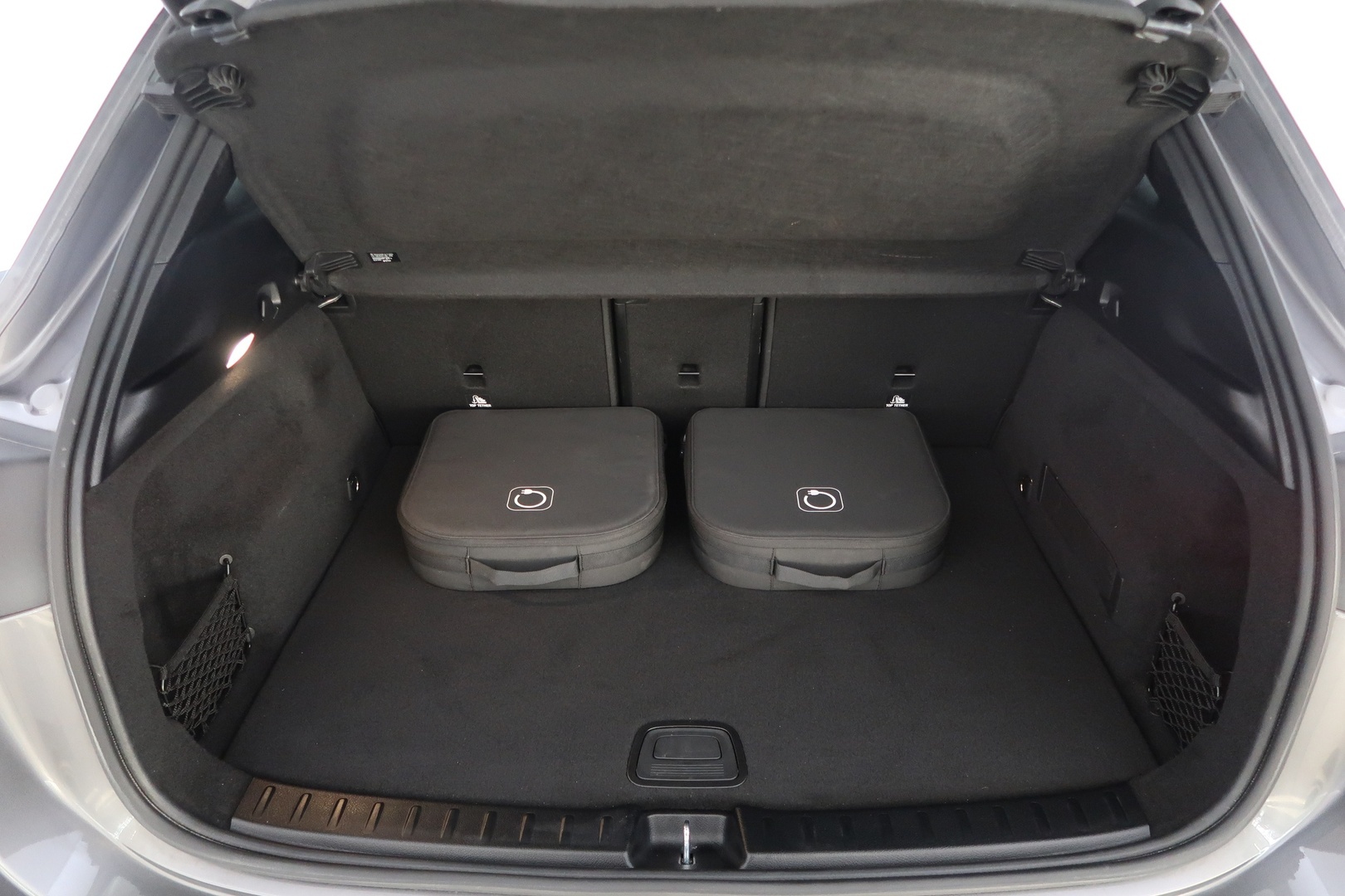 MERCEDES-BENZ EQA 2023