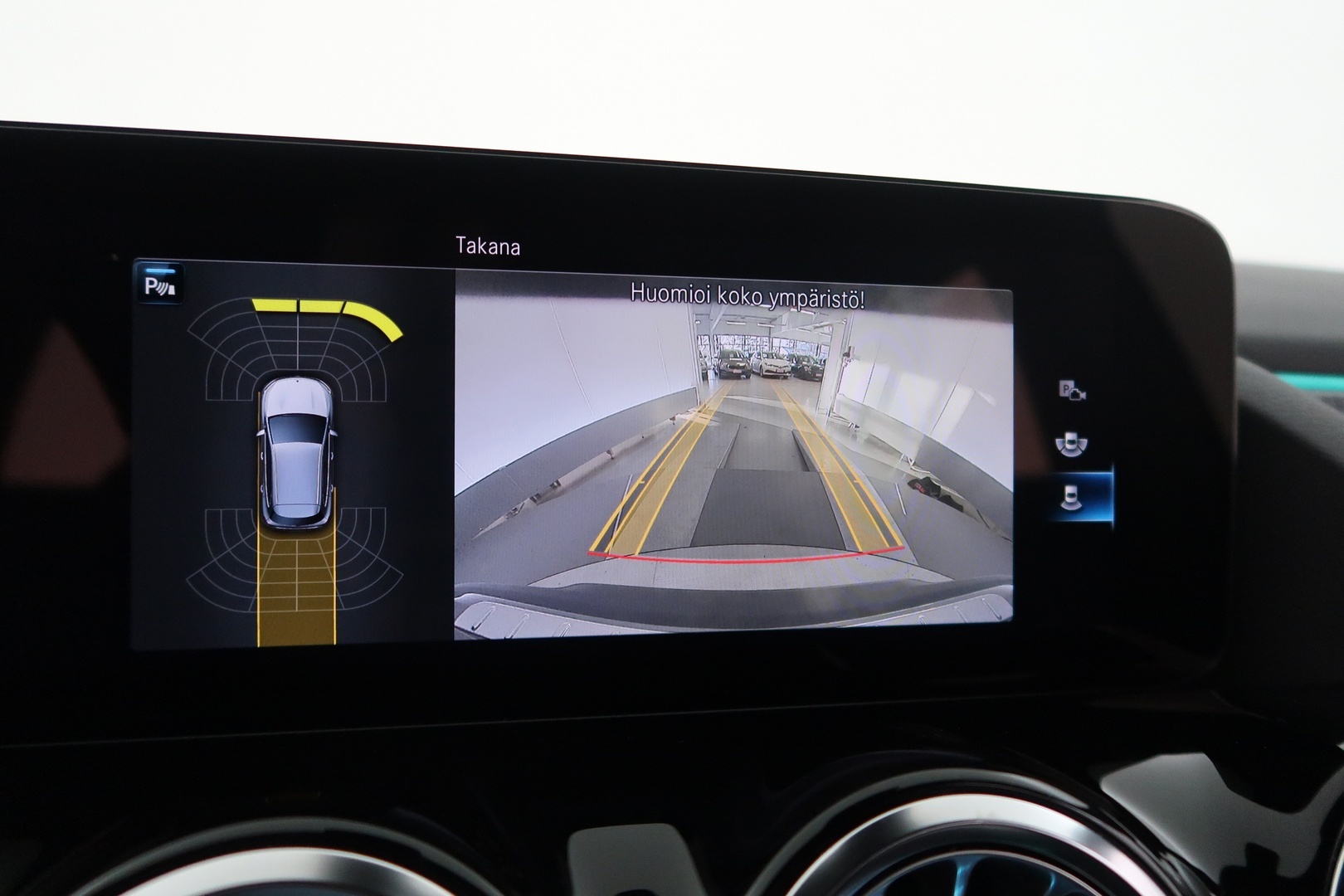 MERCEDES-BENZ EQA 2023