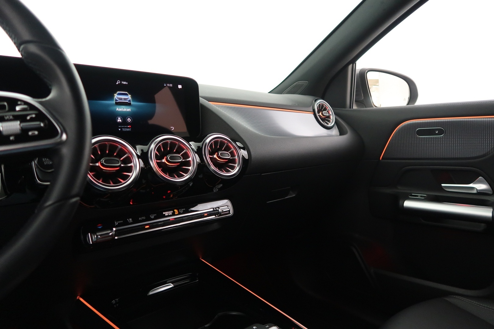 MERCEDES-BENZ EQA 2023