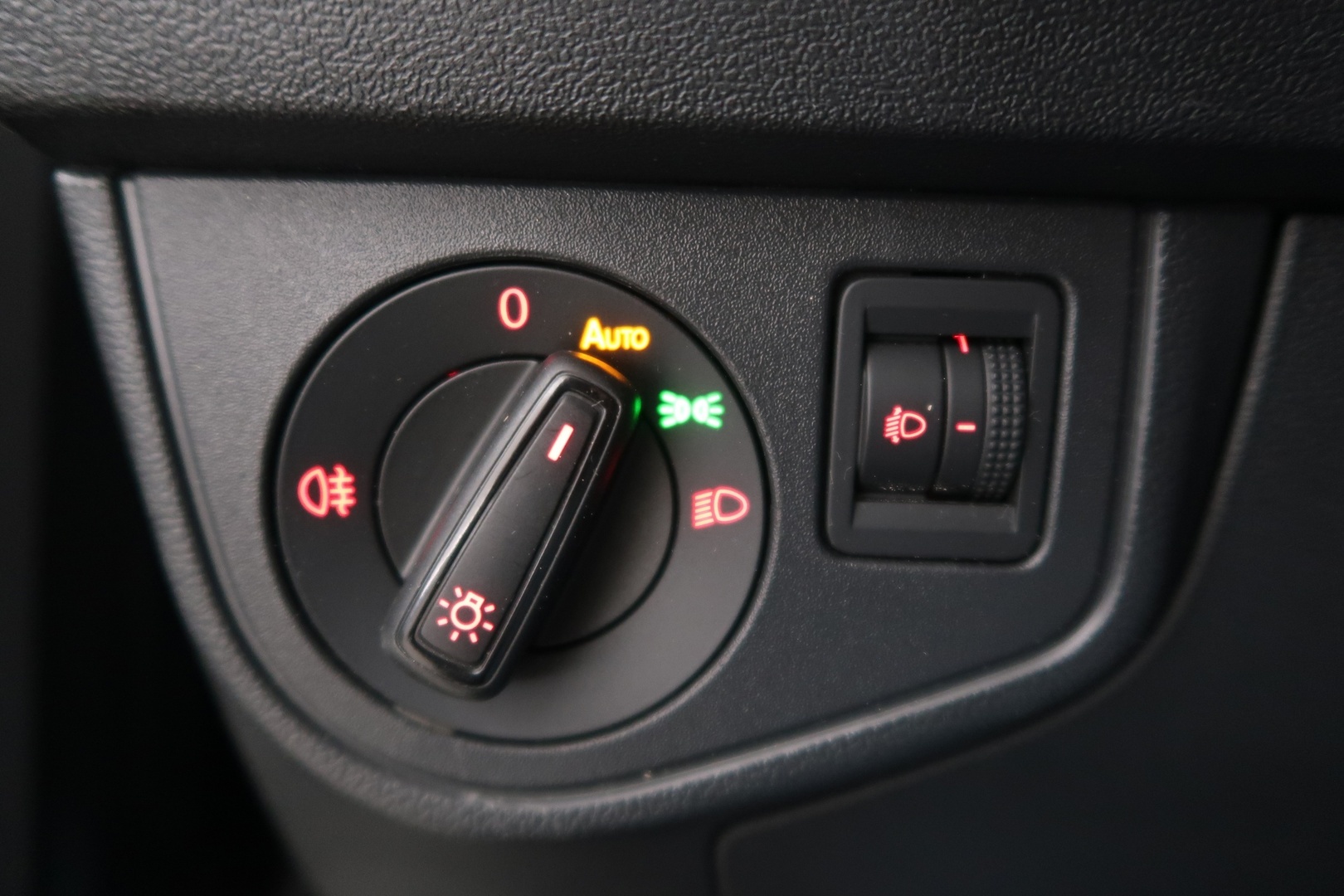 VOLKSWAGEN Polo 2020