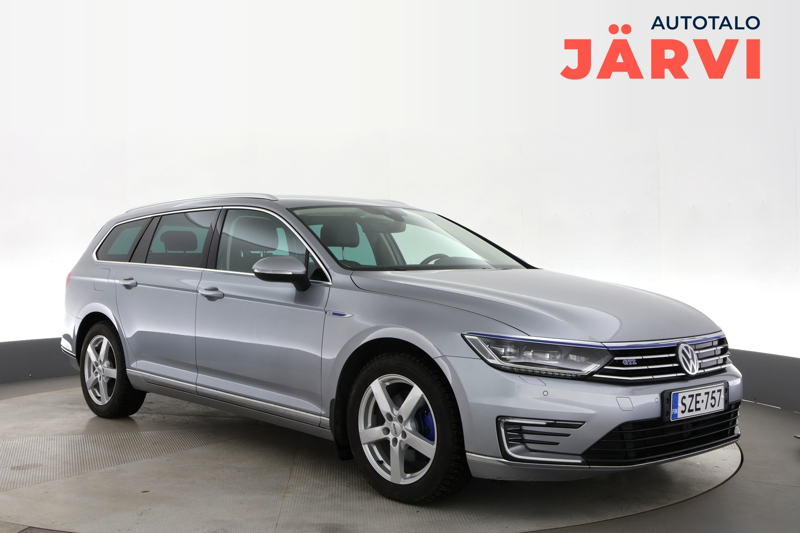 VOLKSWAGEN Passat 2018