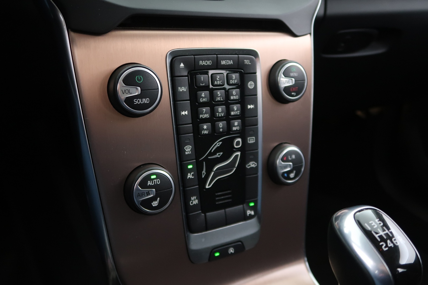 VOLVO V40 Cross Country 2015