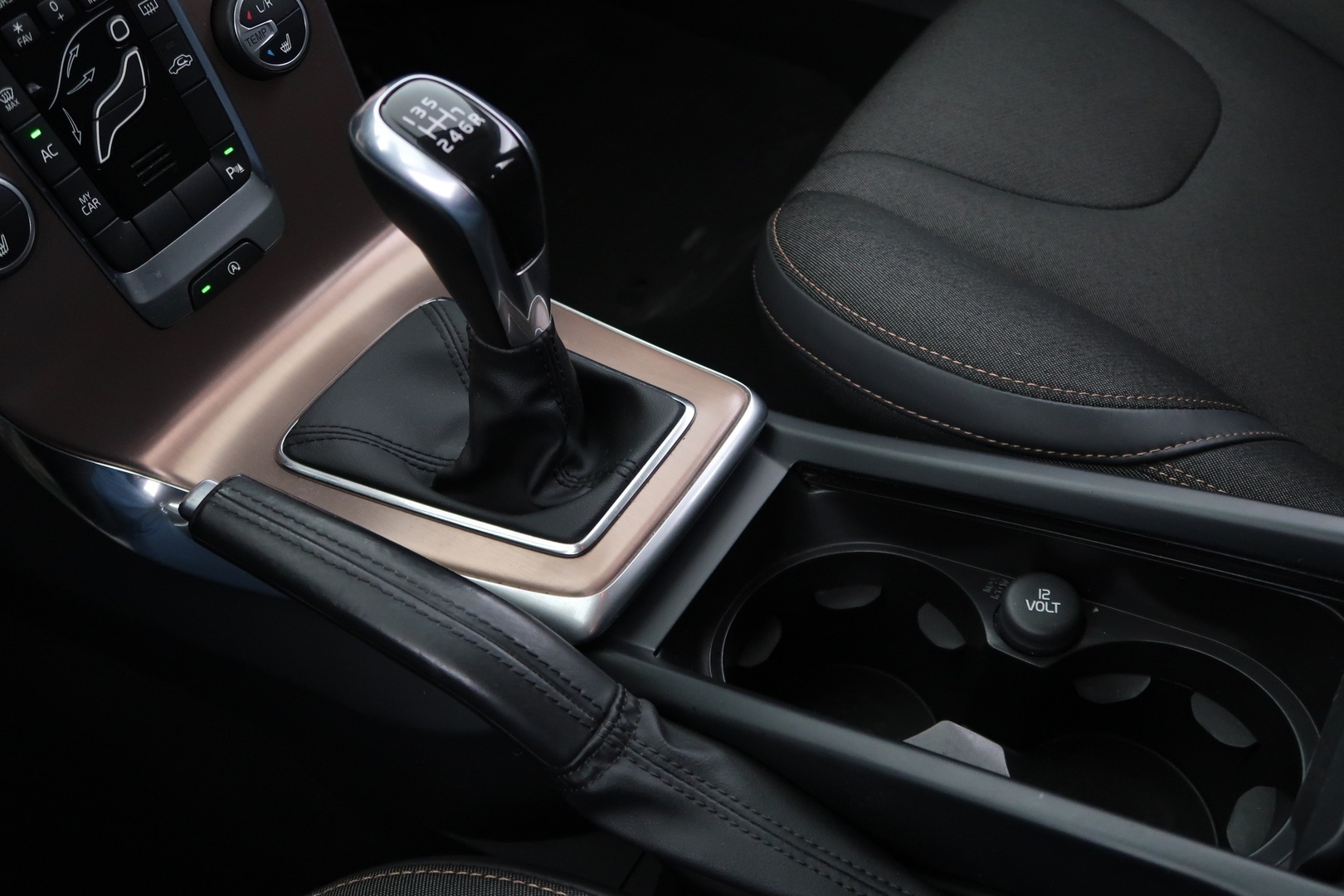 VOLVO V40 Cross Country 2015