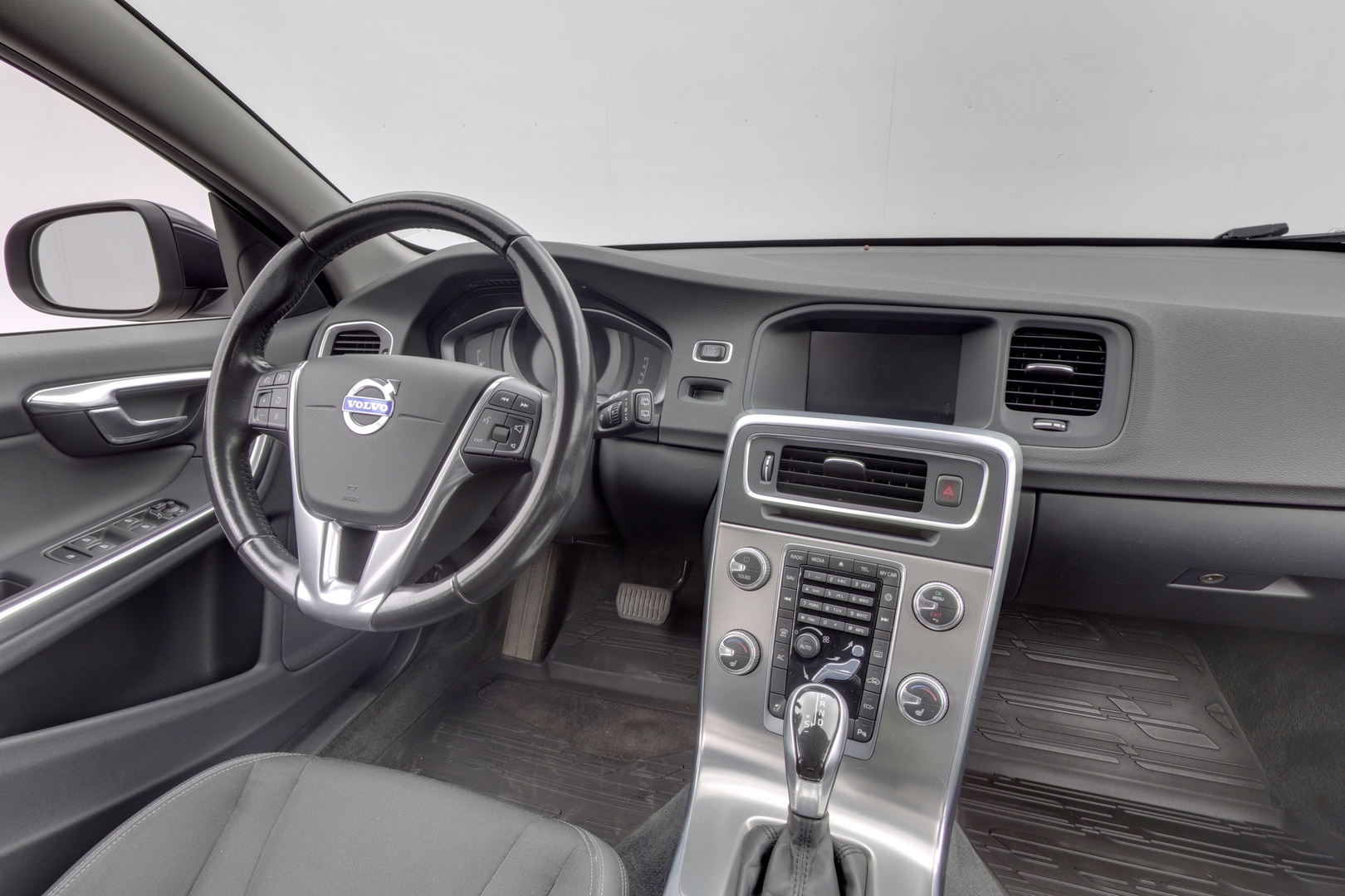 VOLVO V60 8
