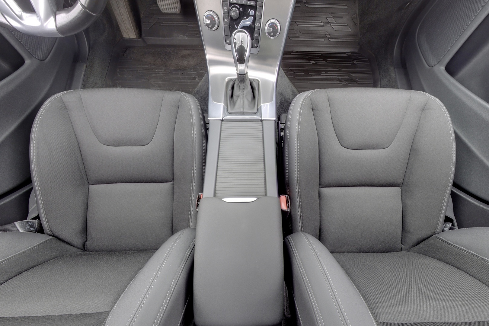 VOLVO V60 9
