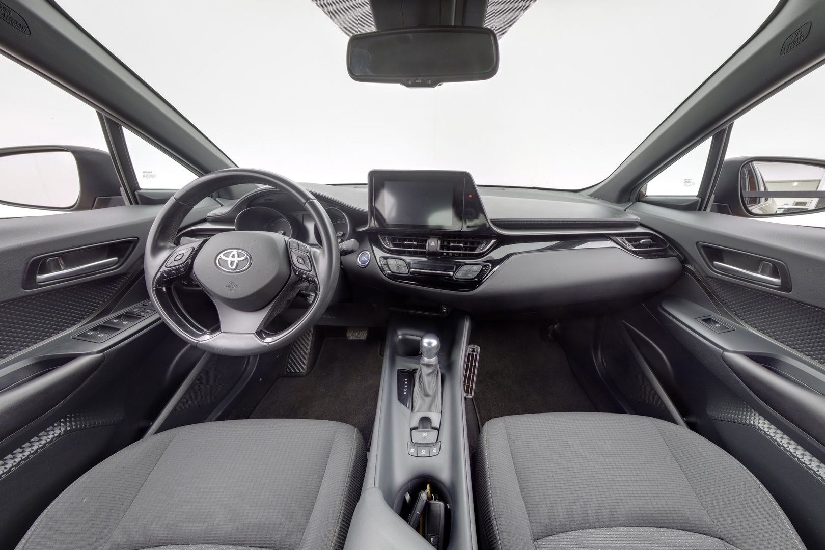 TOYOTA C-HR 7