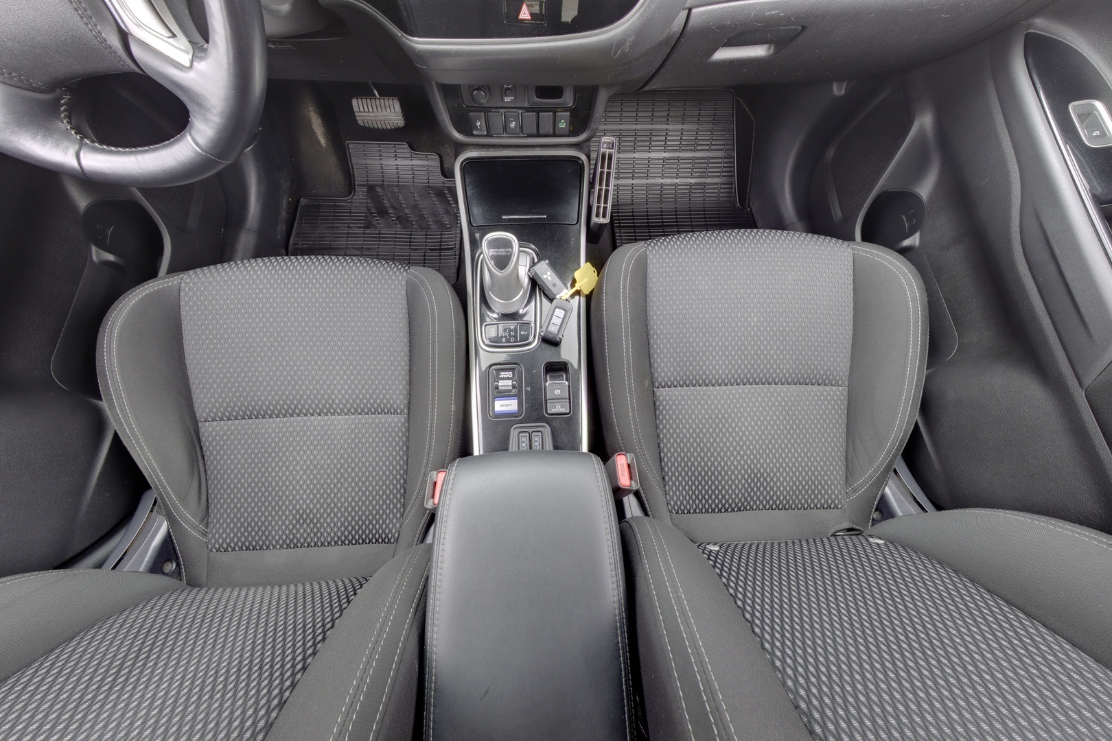 MITSUBISHI Outlander PHEV 2020
