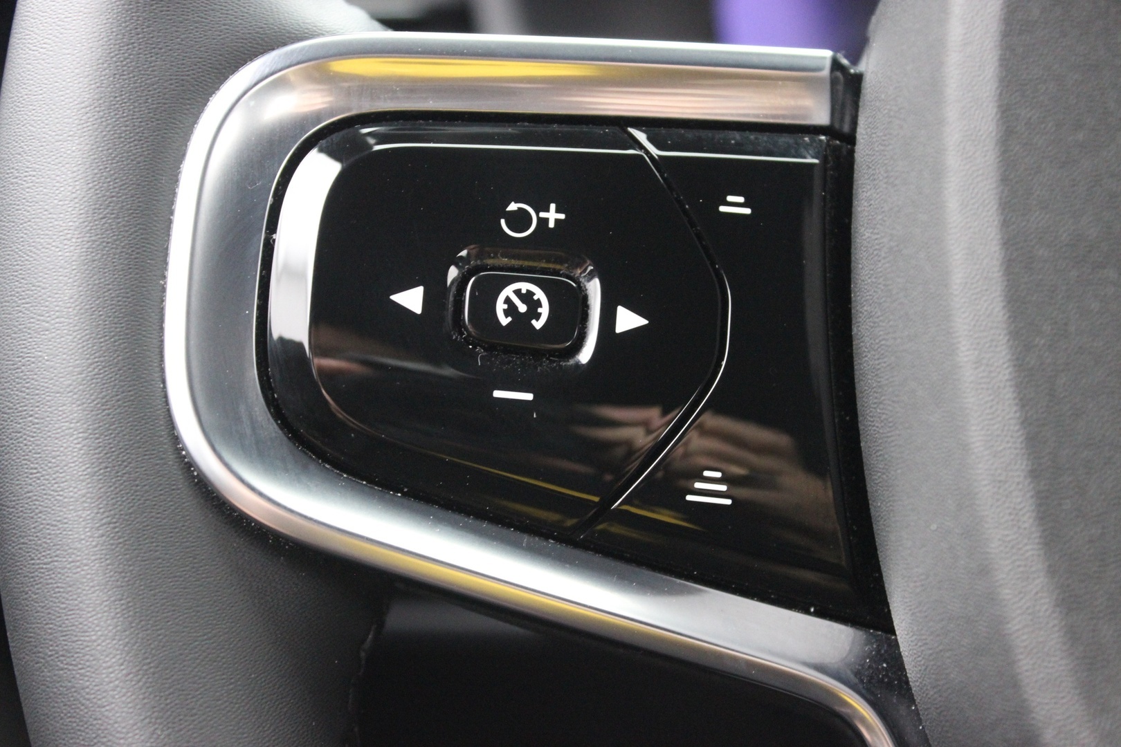 POLESTAR 2 2024