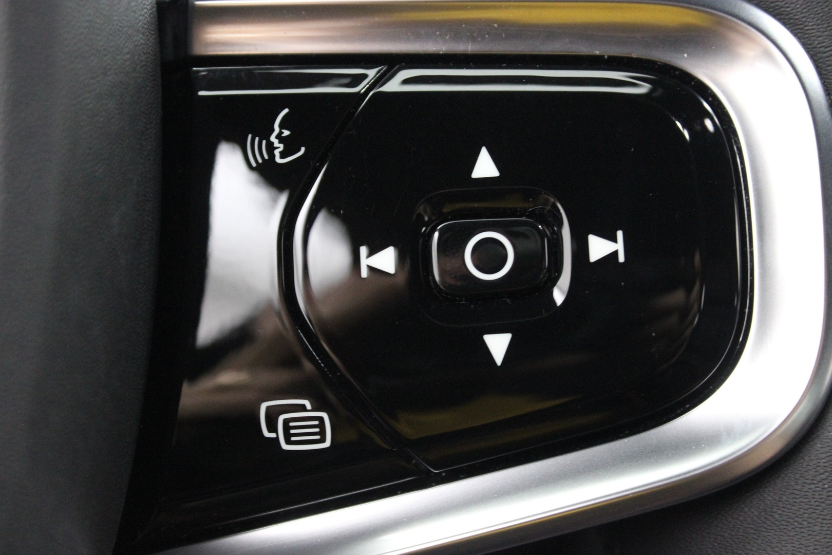 POLESTAR 2 2024