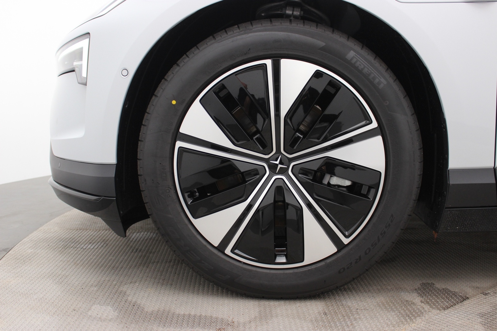 POLESTAR 4 2026