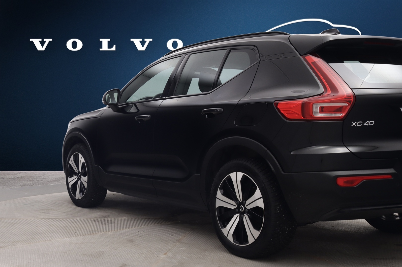VOLVO XC40 2023
