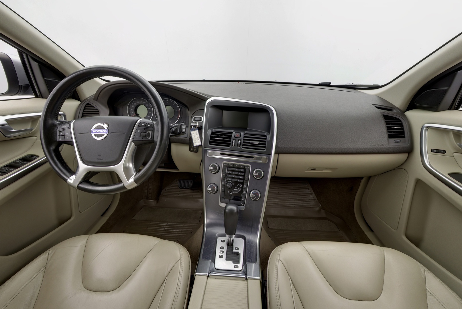 VOLVO XC60 7