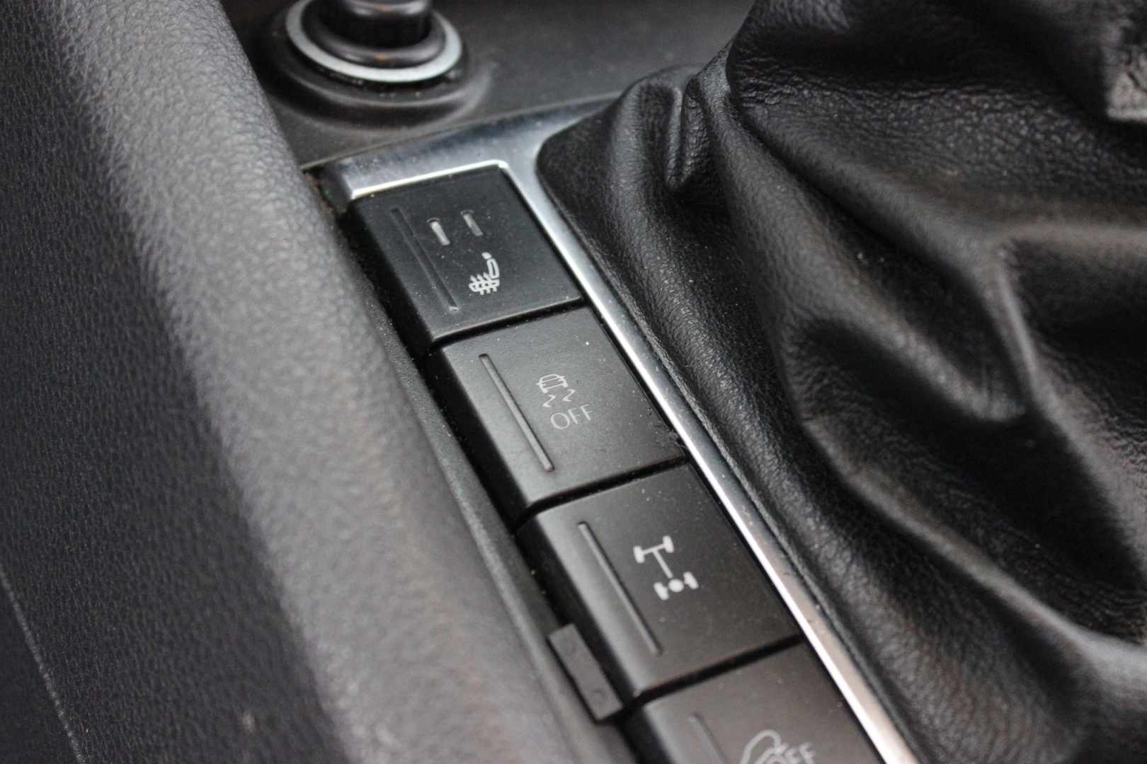 VOLKSWAGEN Amarok 2012