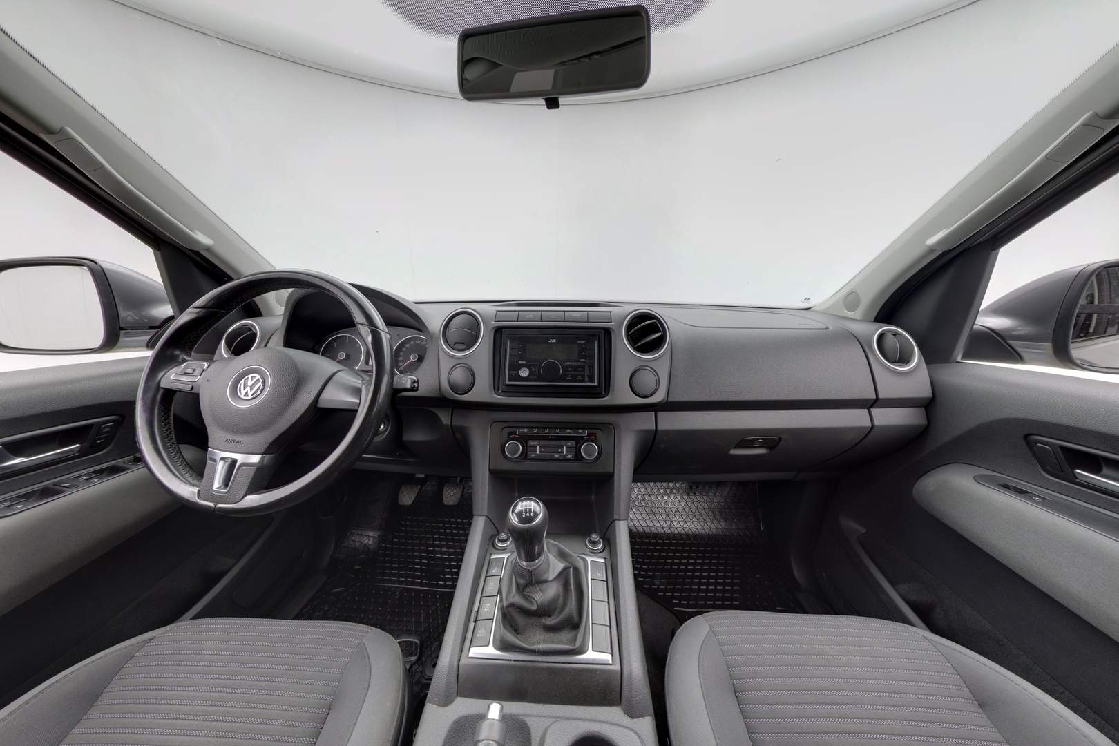 VOLKSWAGEN Amarok 2012