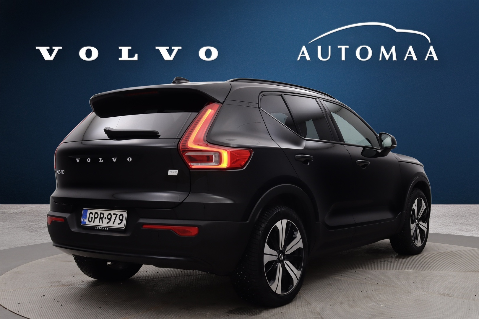 VOLVO XC40 2024