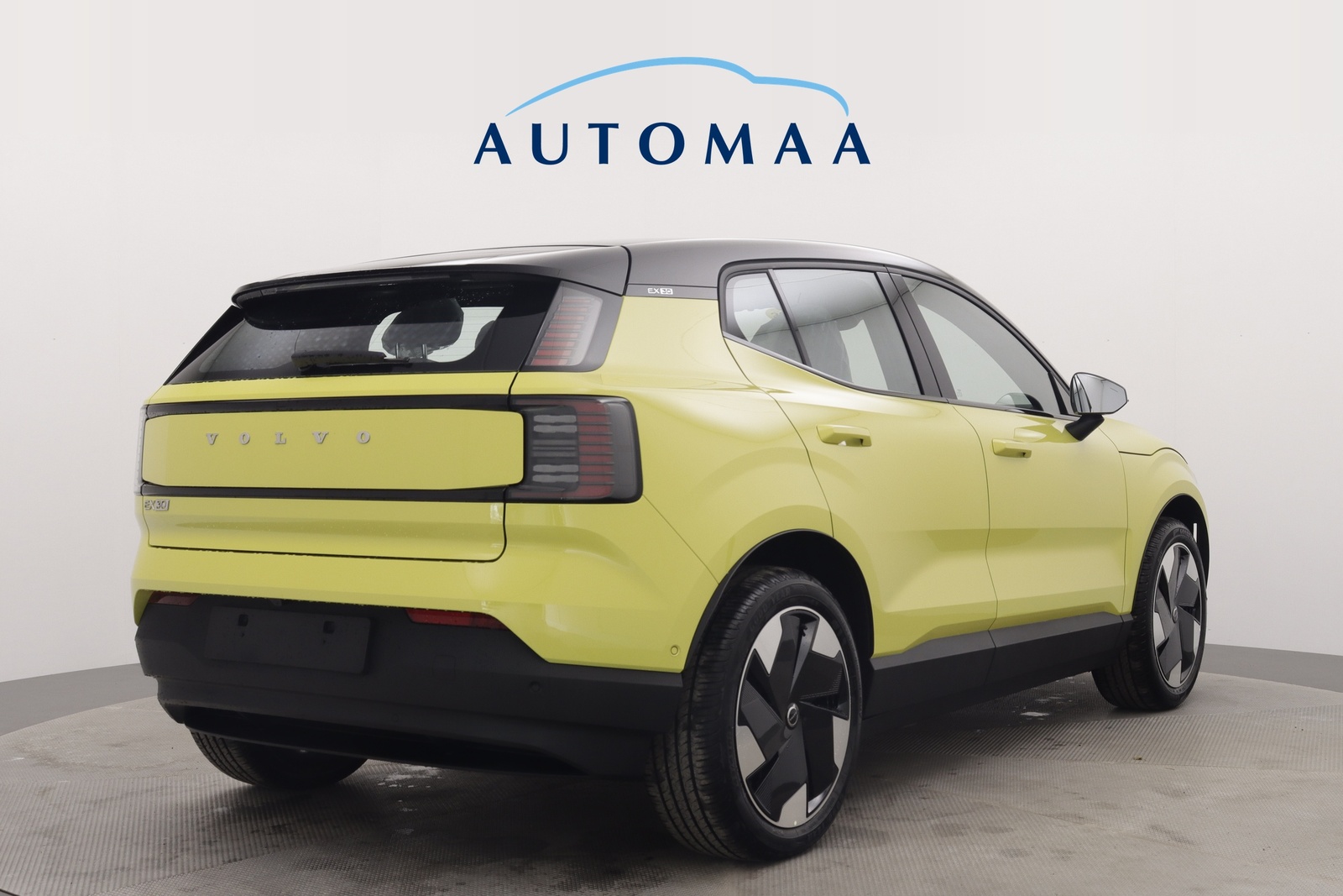 VOLVO EX30 2026