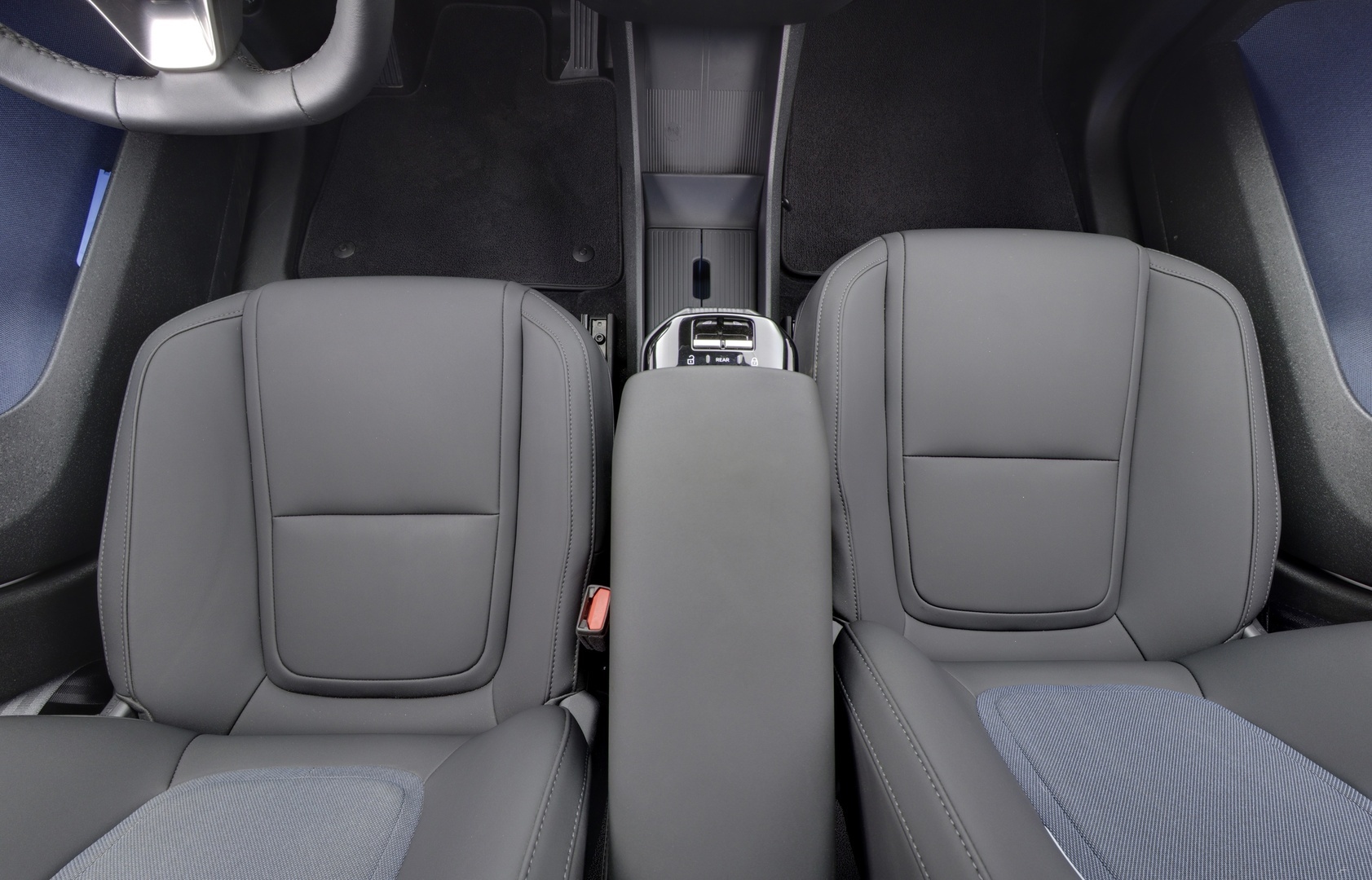VOLVO EX30 2025