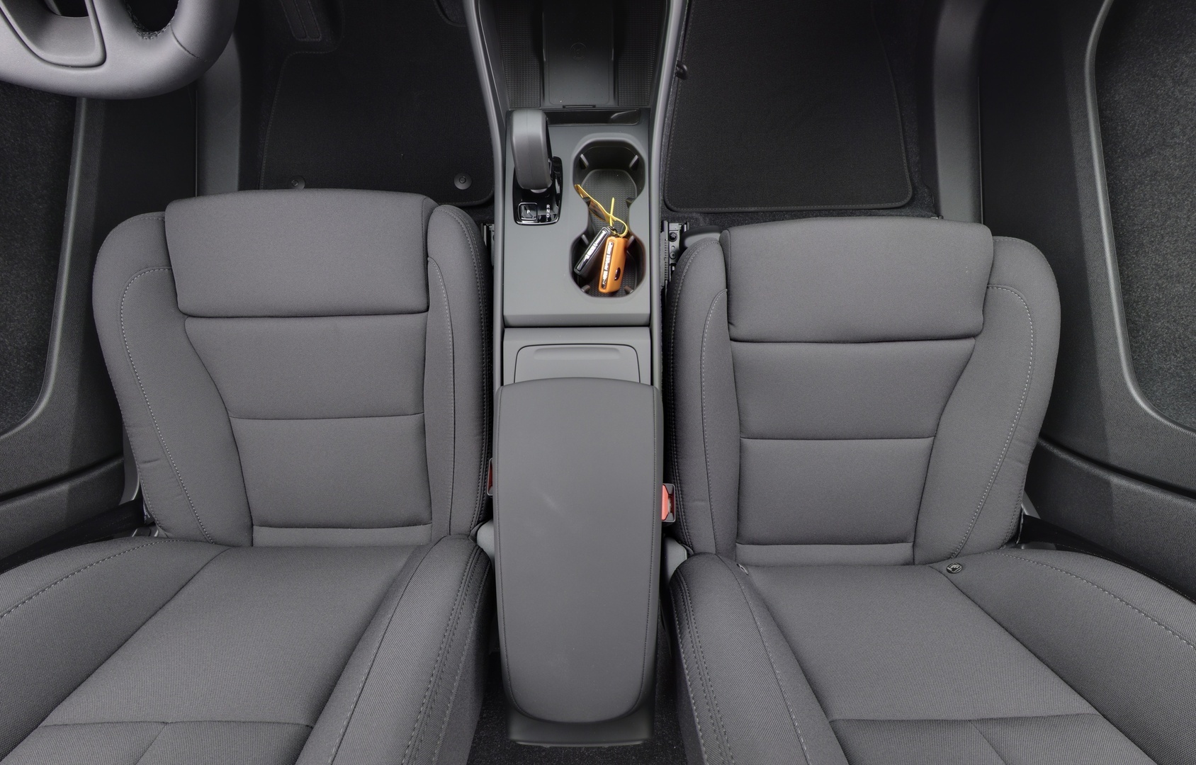 VOLVO EX40 9