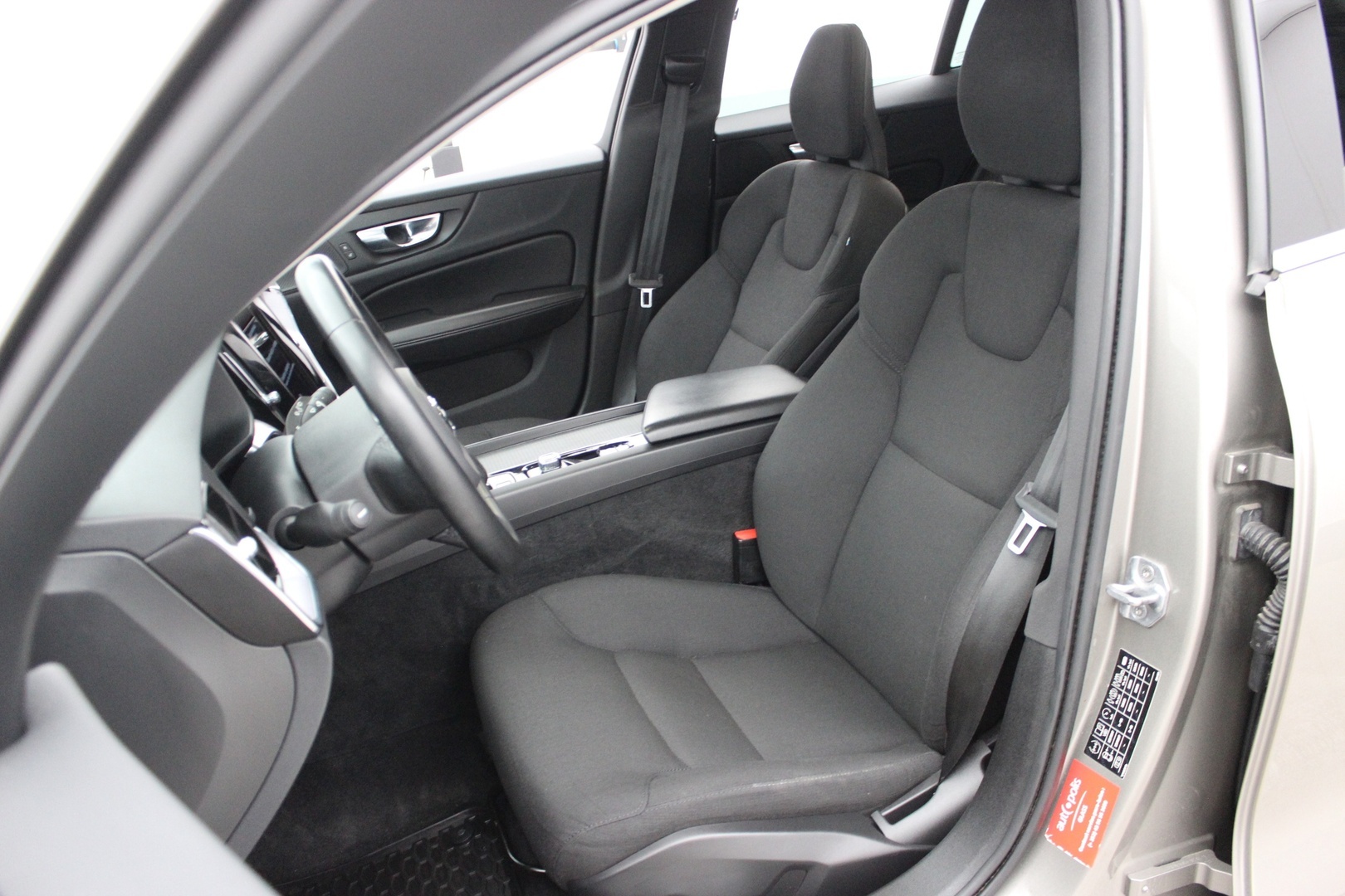 VOLVO V60 2022