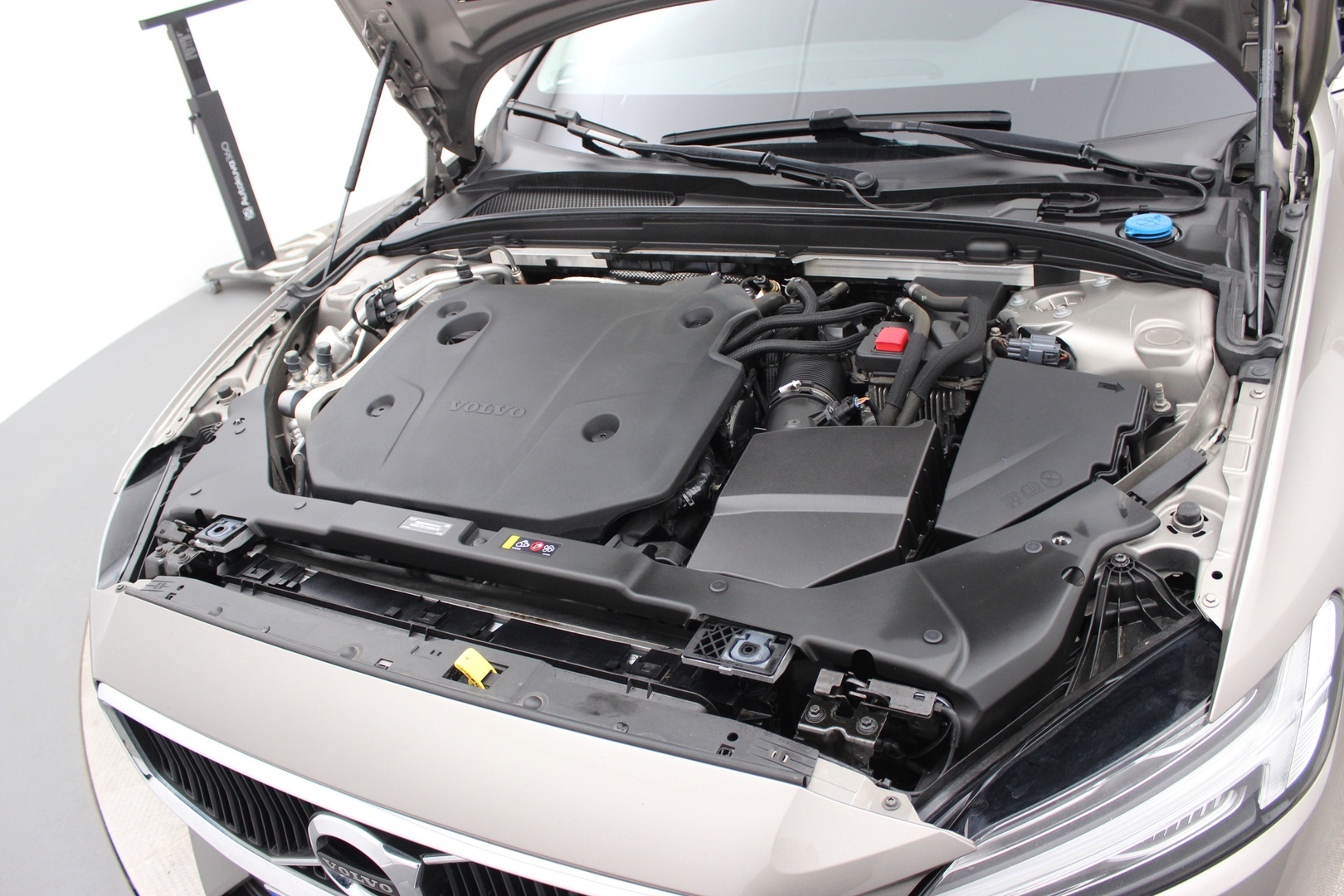 VOLVO V60 2022