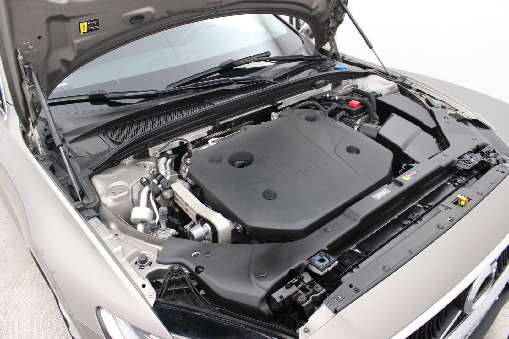 VOLVO V60 2022