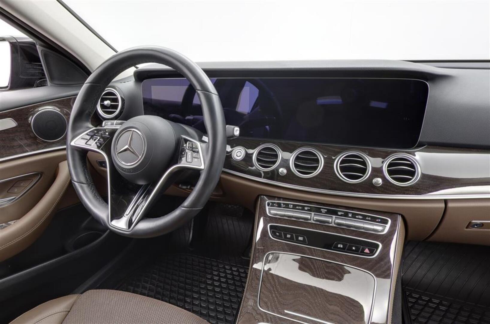 MERCEDES-BENZ E 2021