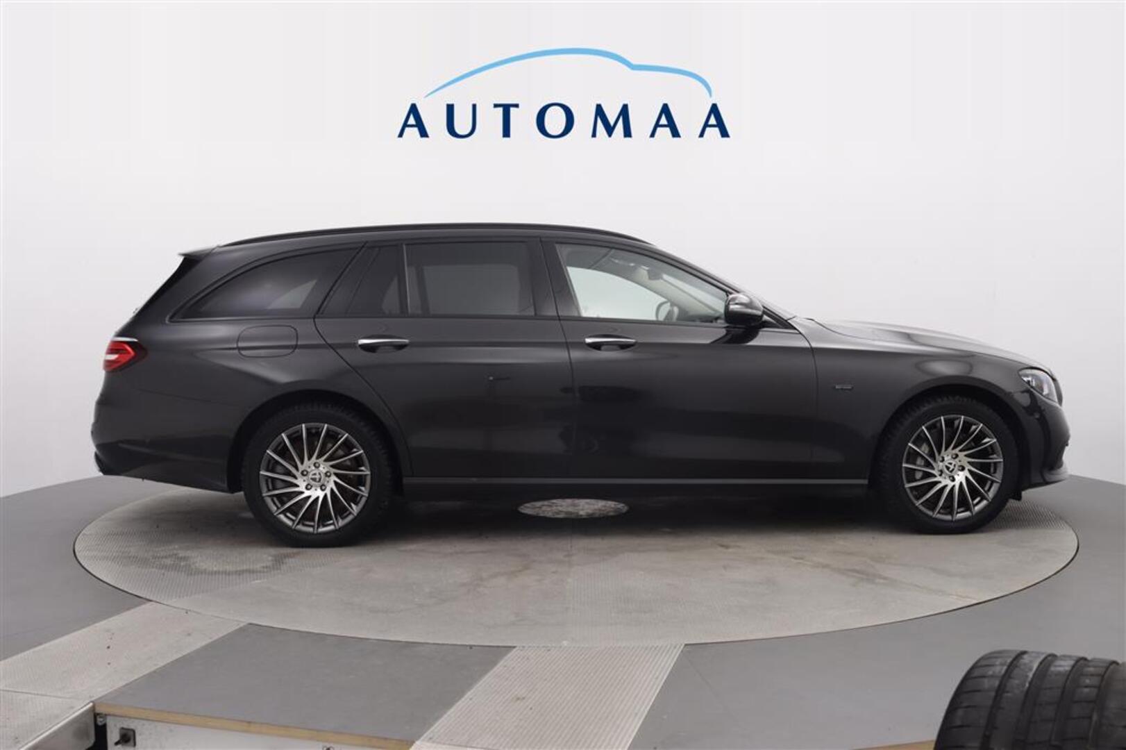 MERCEDES-BENZ E 2021