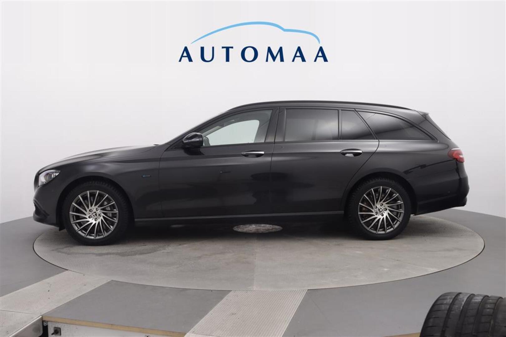 MERCEDES-BENZ E 2021