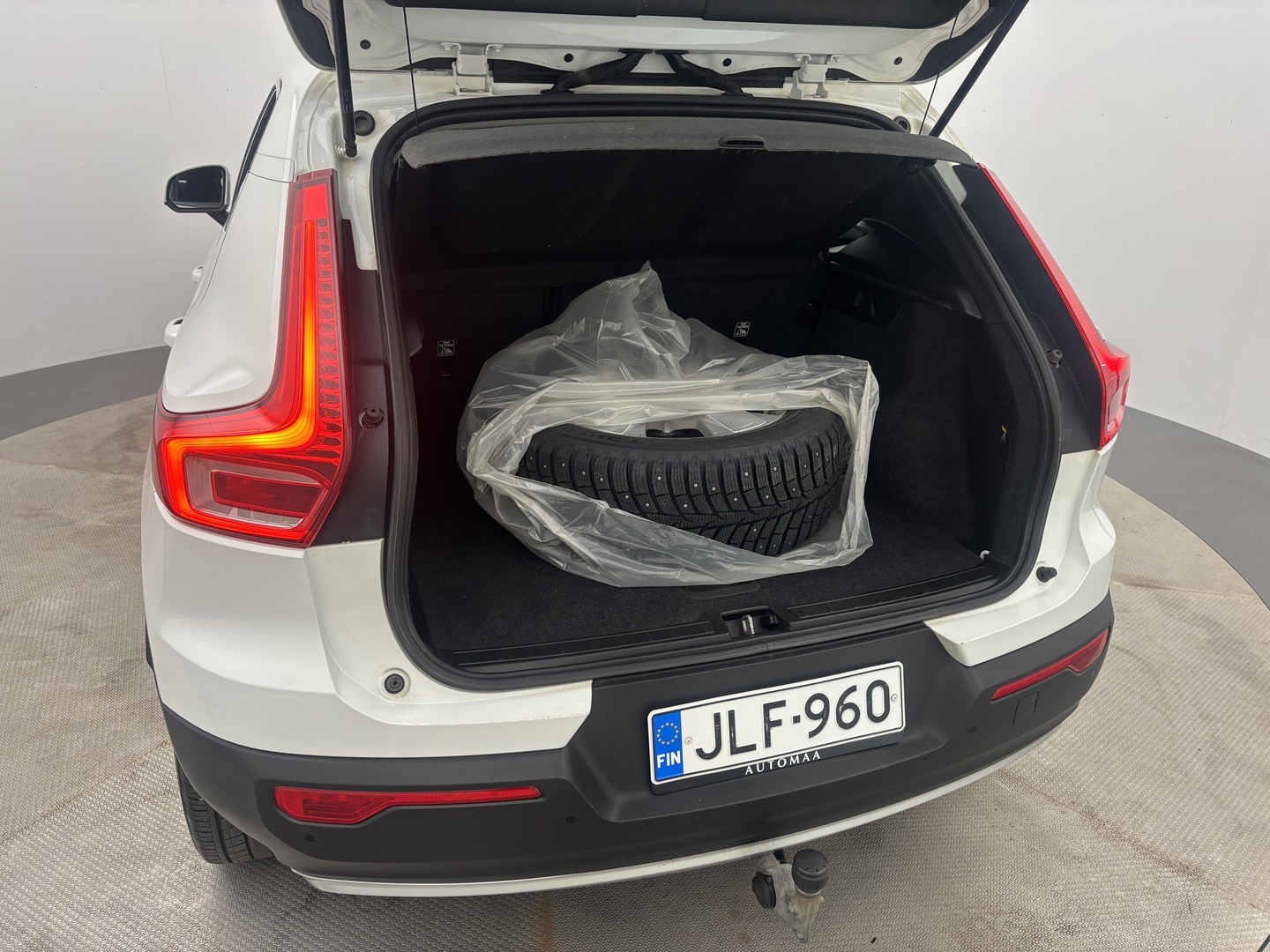 VOLVO XC40 13