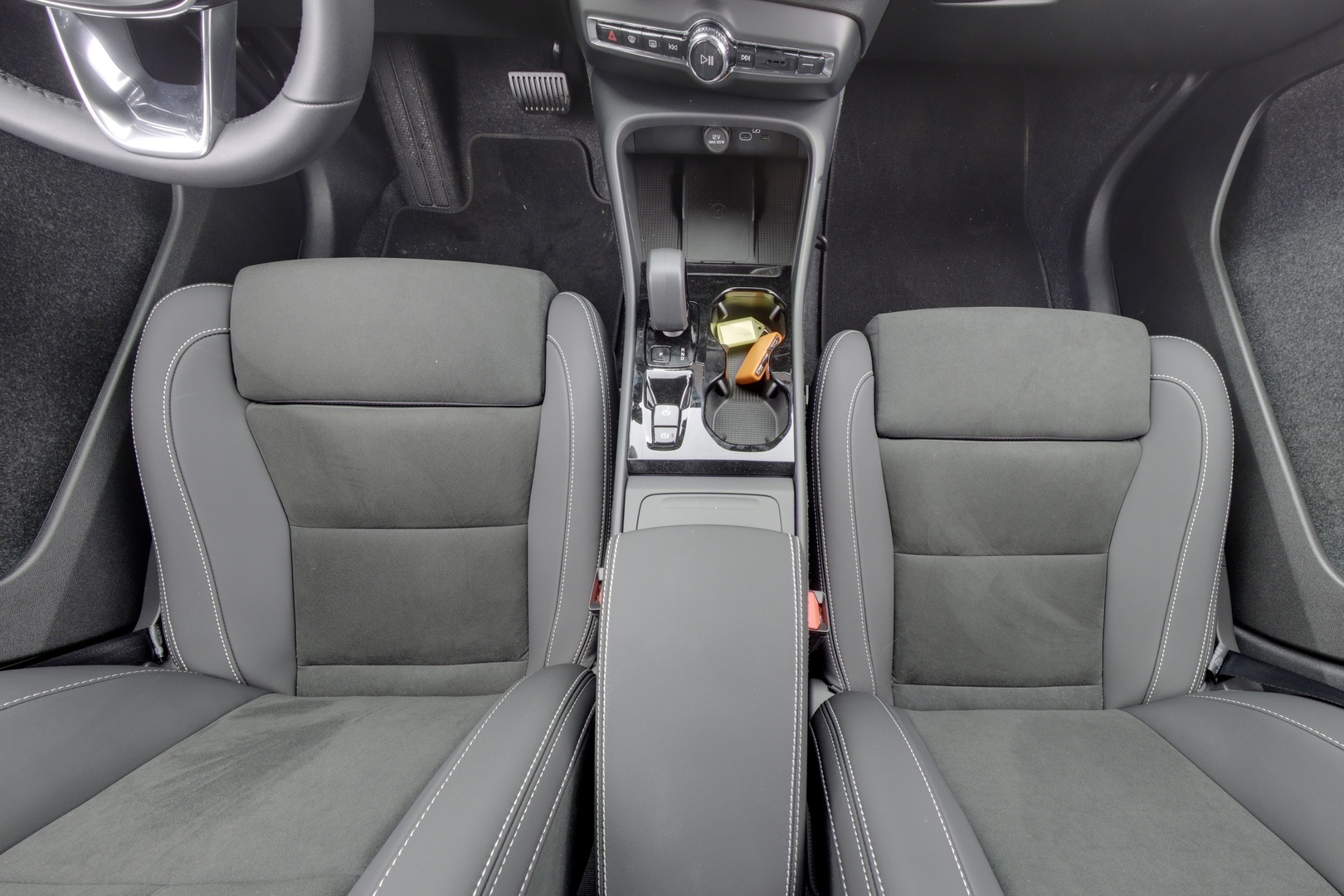 VOLVO XC40 2027
