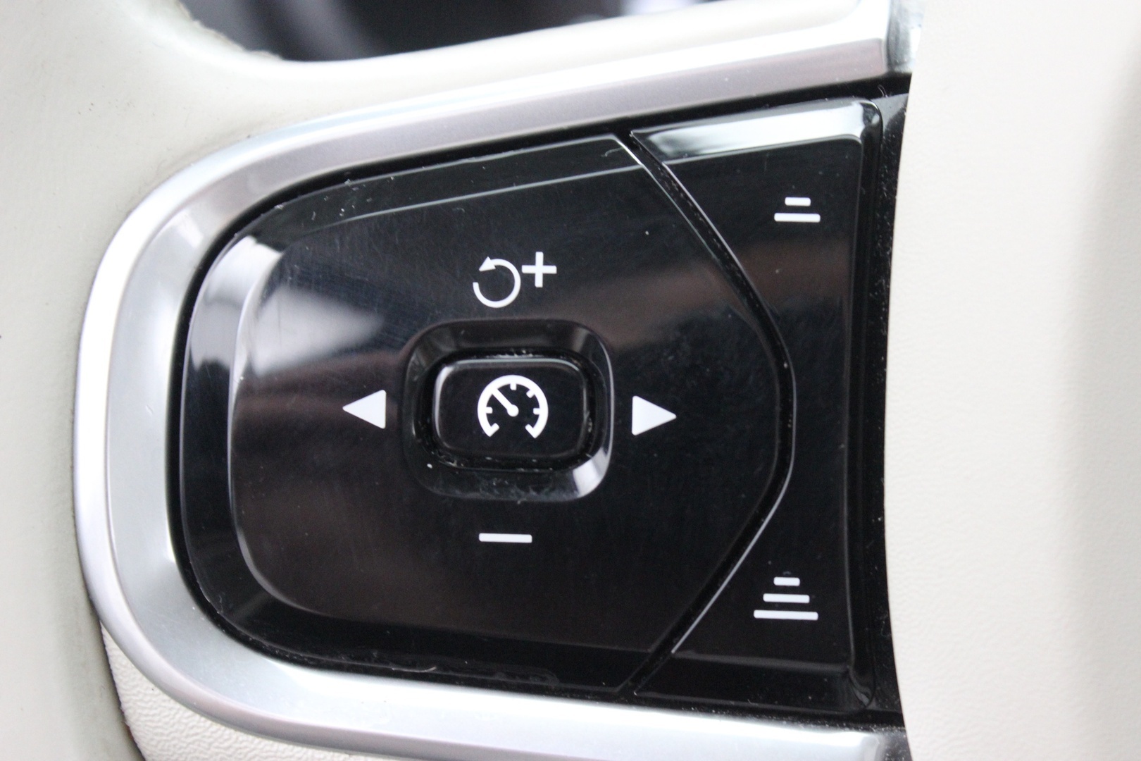 VOLVO V90 2017