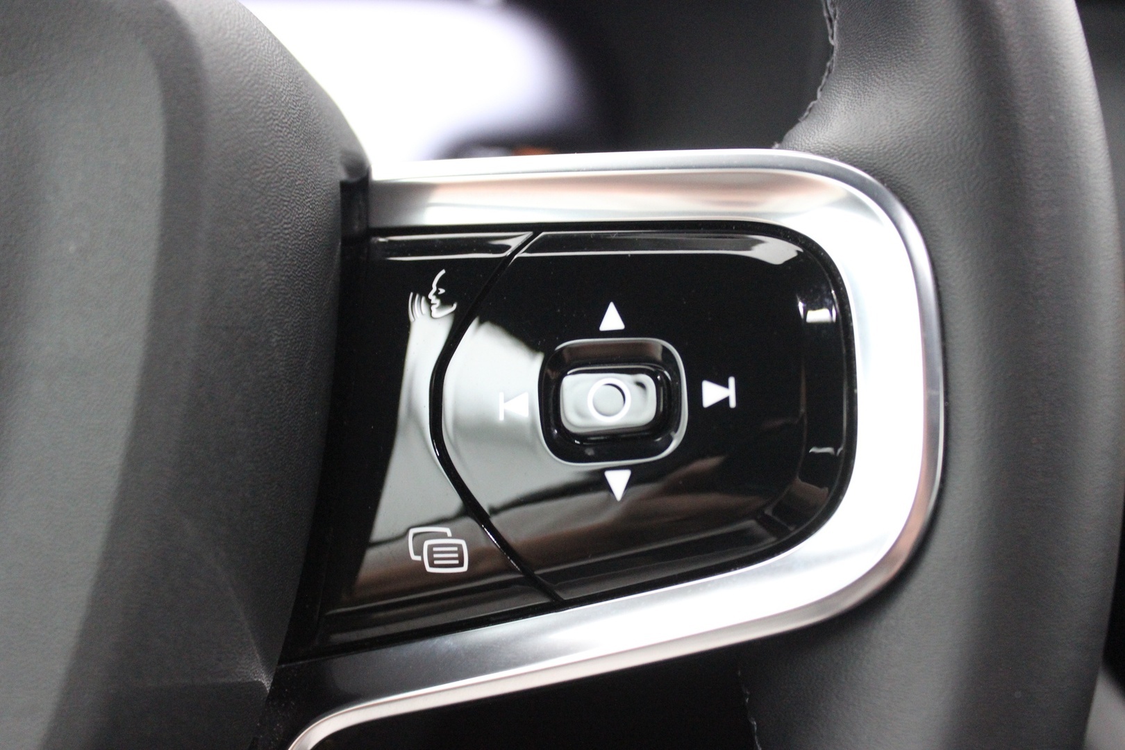 POLESTAR 2 2023